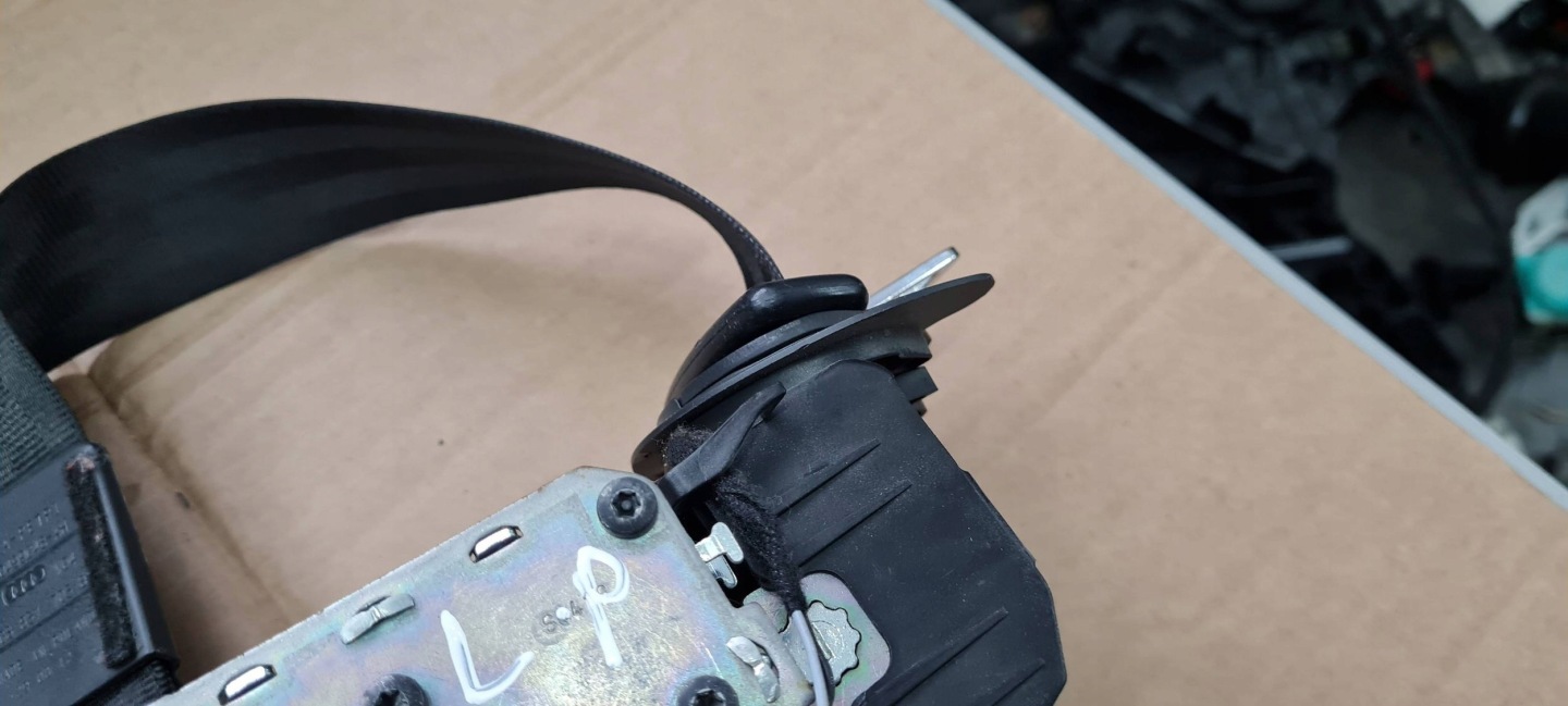 A7 4G S7 tension belt safety left front front ORG 4G8857705B A6 C7 4G