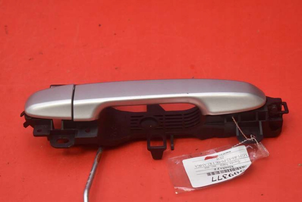 handle right front front 1F7 TOYOTA AURIS 2 II LIFT 15-18