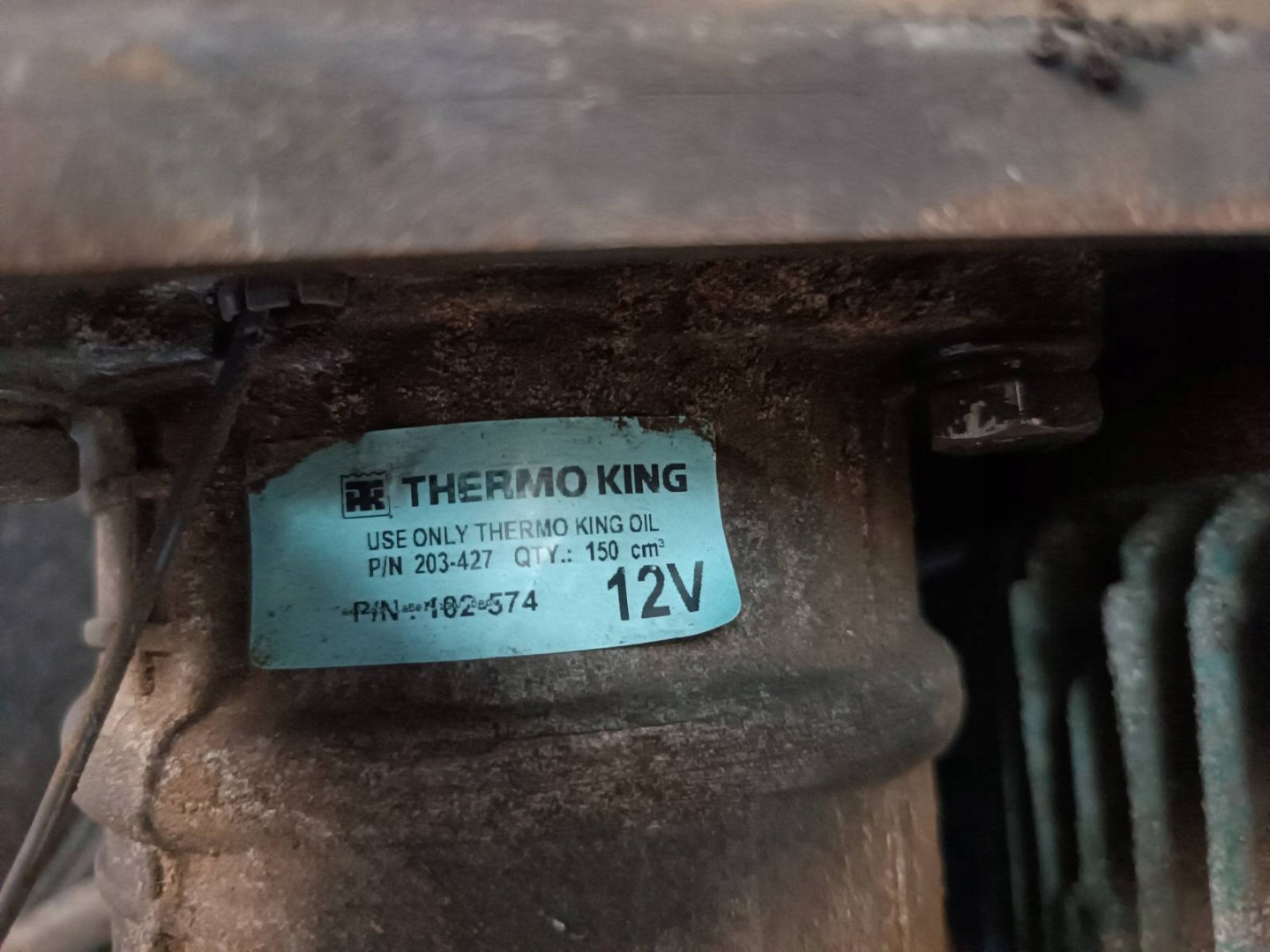 compressor; of the air conditioning + engine electrical THERMO KING LS90P
