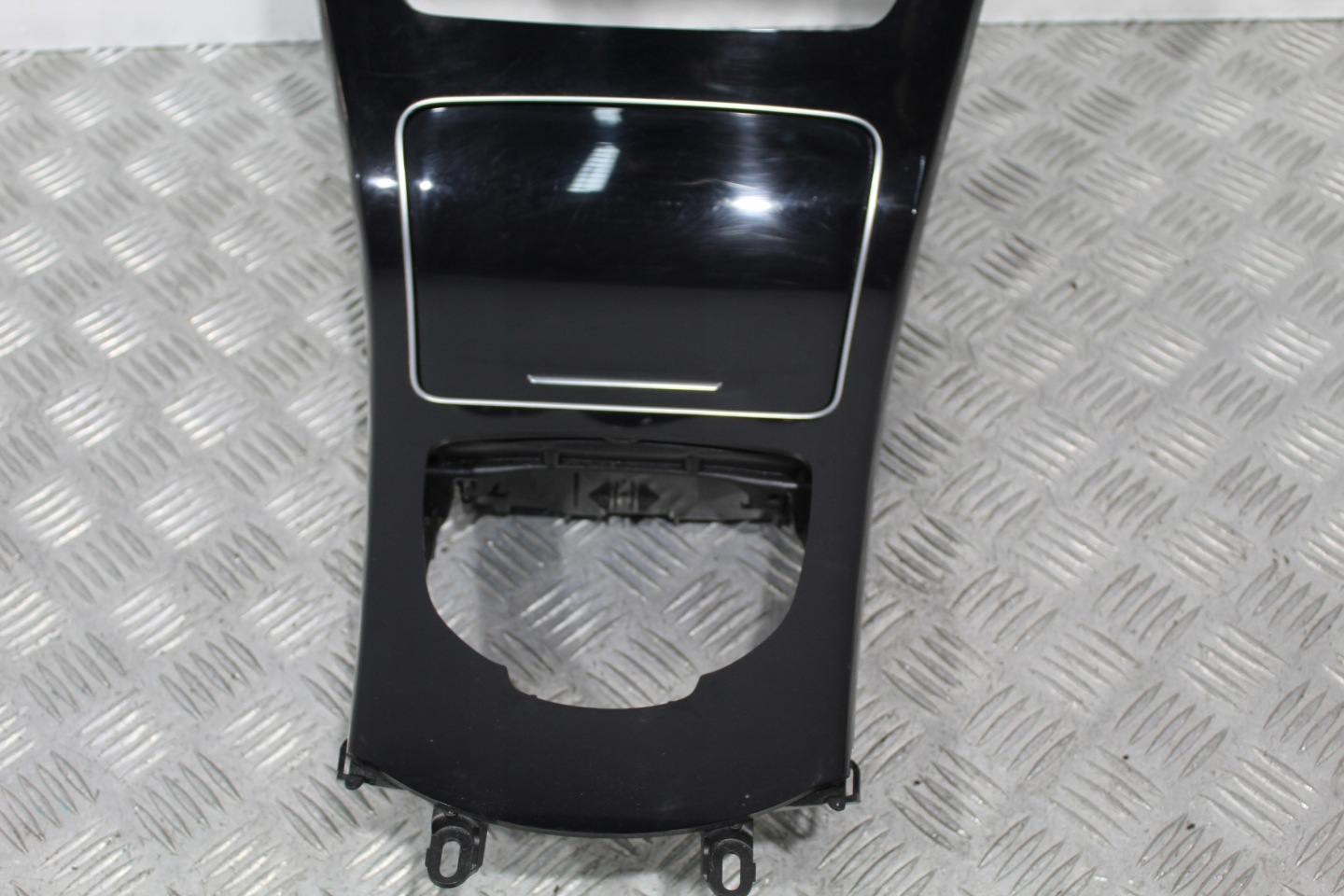 DEKOR KRATKI NAWIEWOW C-KLASA W205