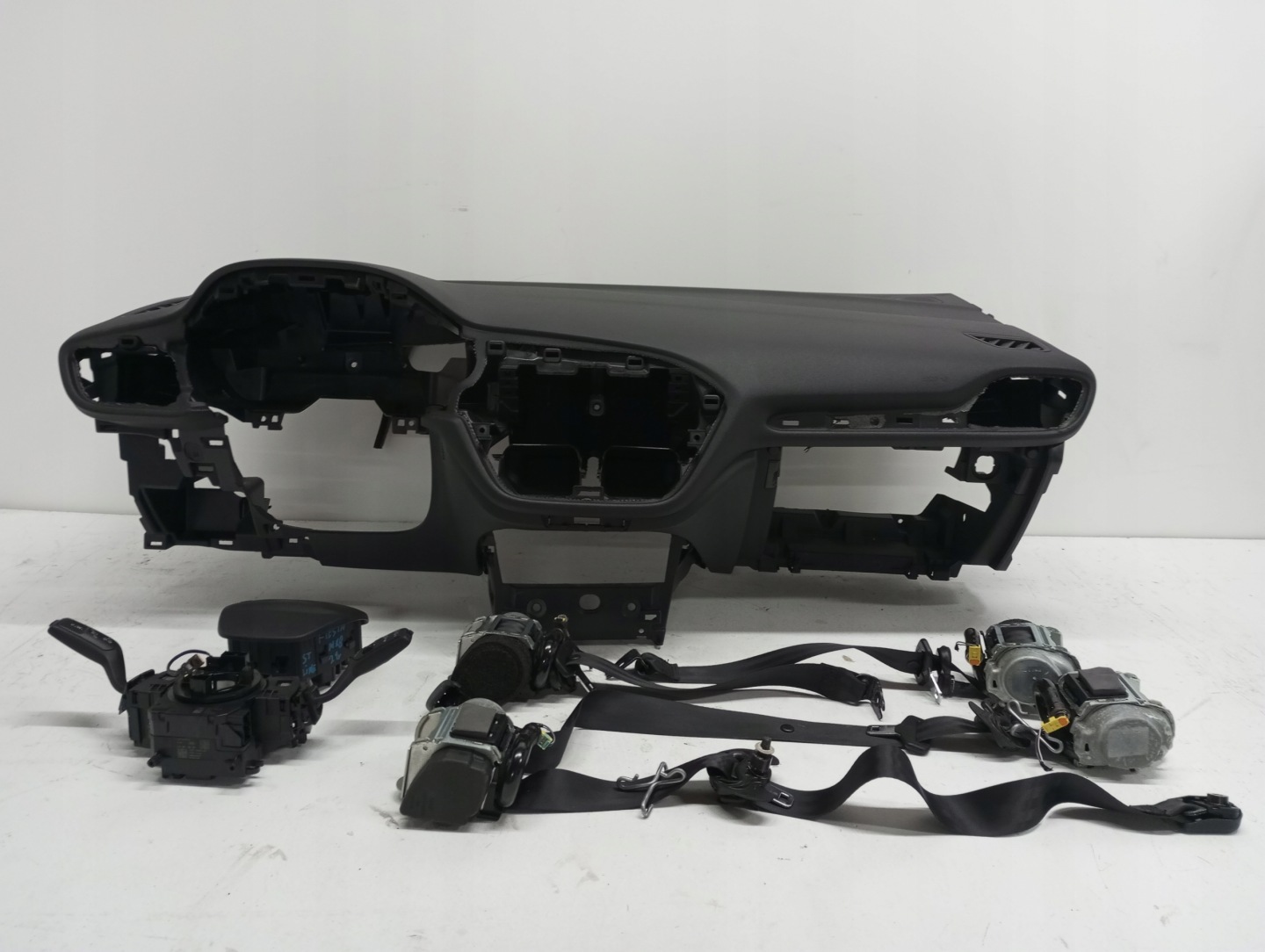 dashboard FORD FIESTA MK8