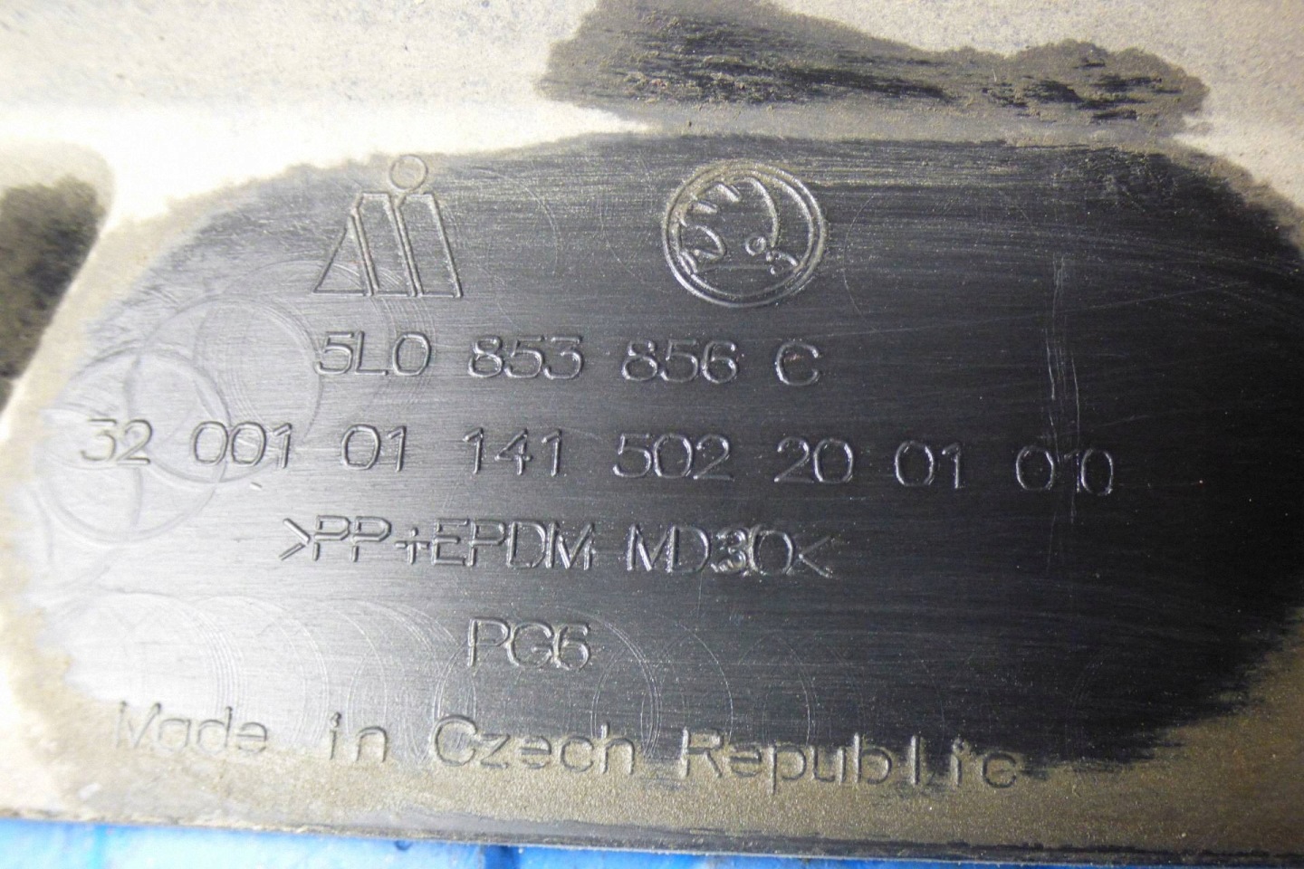 moulding threshold right 5L0853856C st.very good condition Skoda Yeti