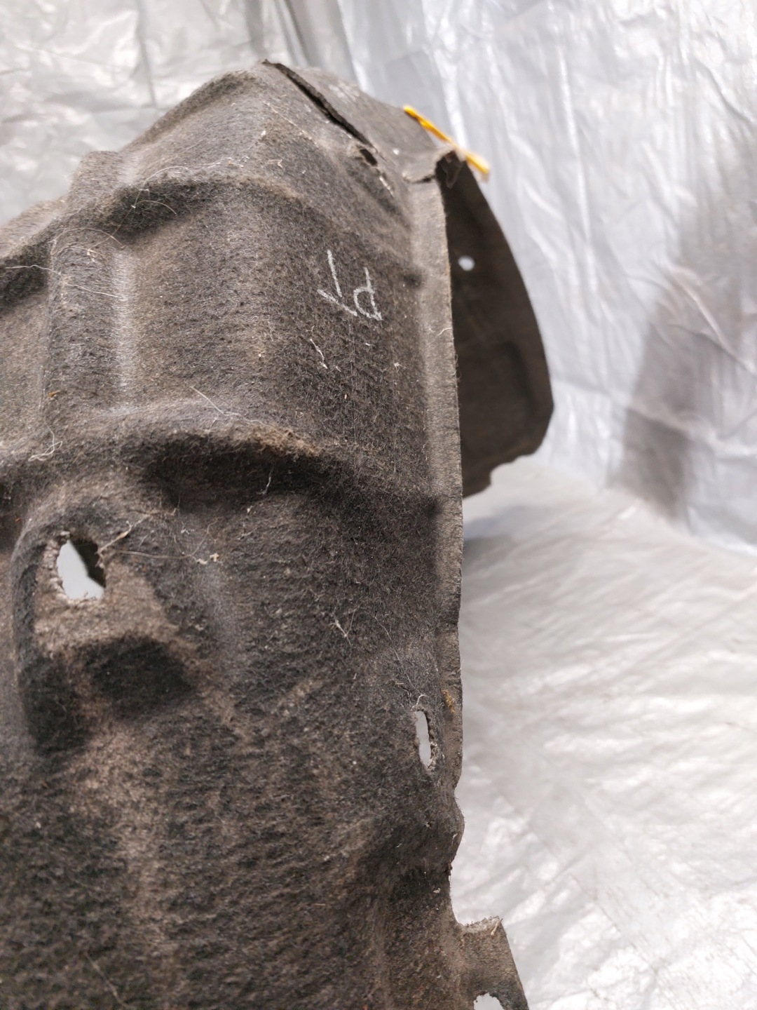 mudguard right rear. AUDI A4 B8 sedan