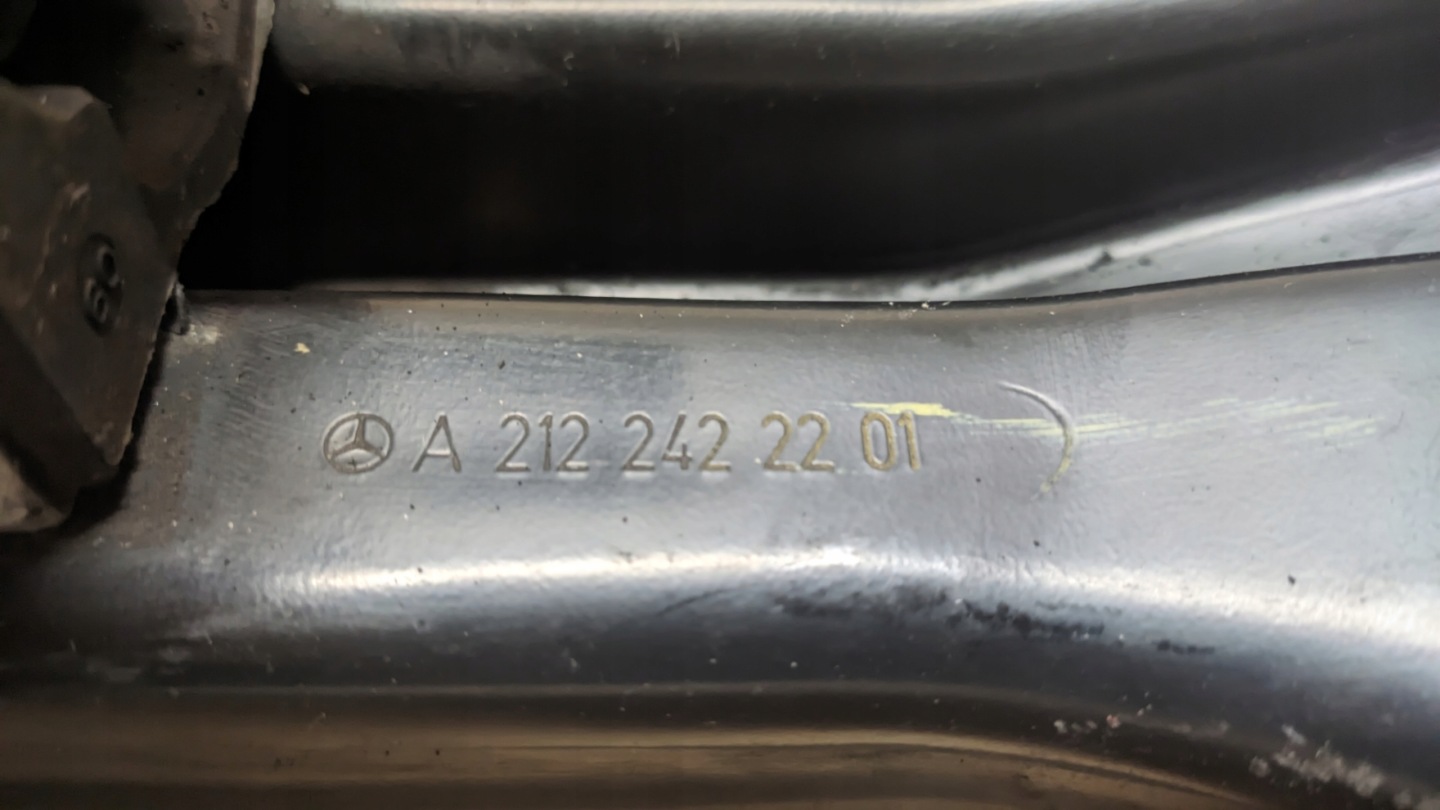 MERCEDES W212 11R supporto Supporto cambio ingranaggi A2122422201