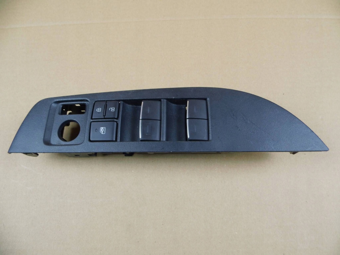 Toyota Corolla XII E21 panel window control switch left front front 8404002160