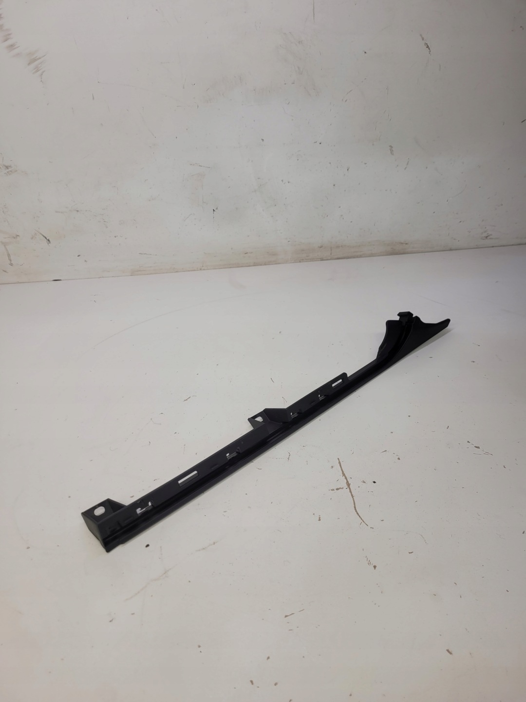 PROWADNICA ROLETY hinten AUDI A8 D4 4H4864305