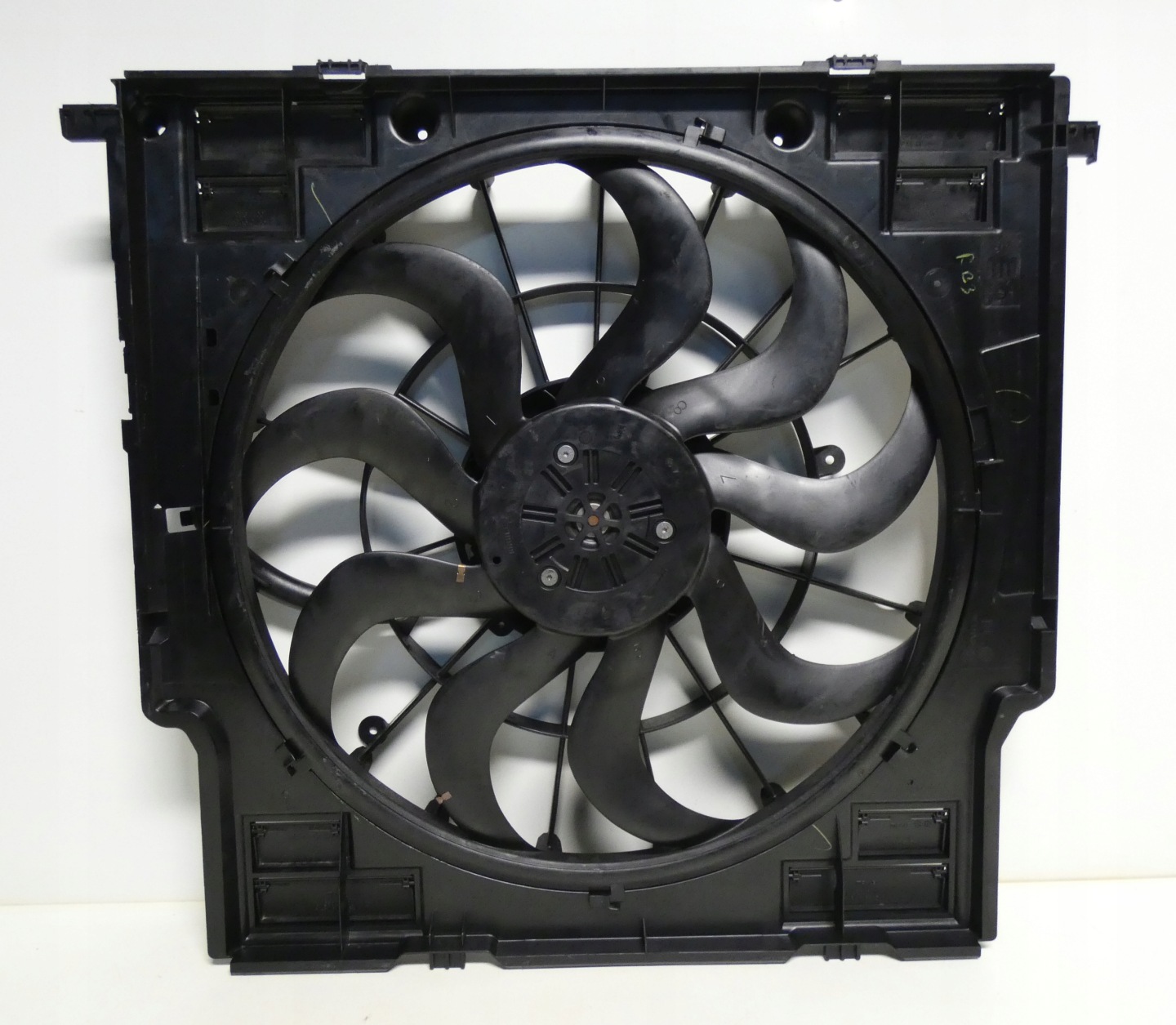 BMW X3 G01 8472314 obal ventilátor chladiče