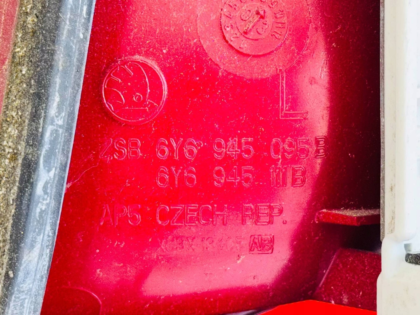 light rear part left FABIA and HB 6Y6945111B 99-04r