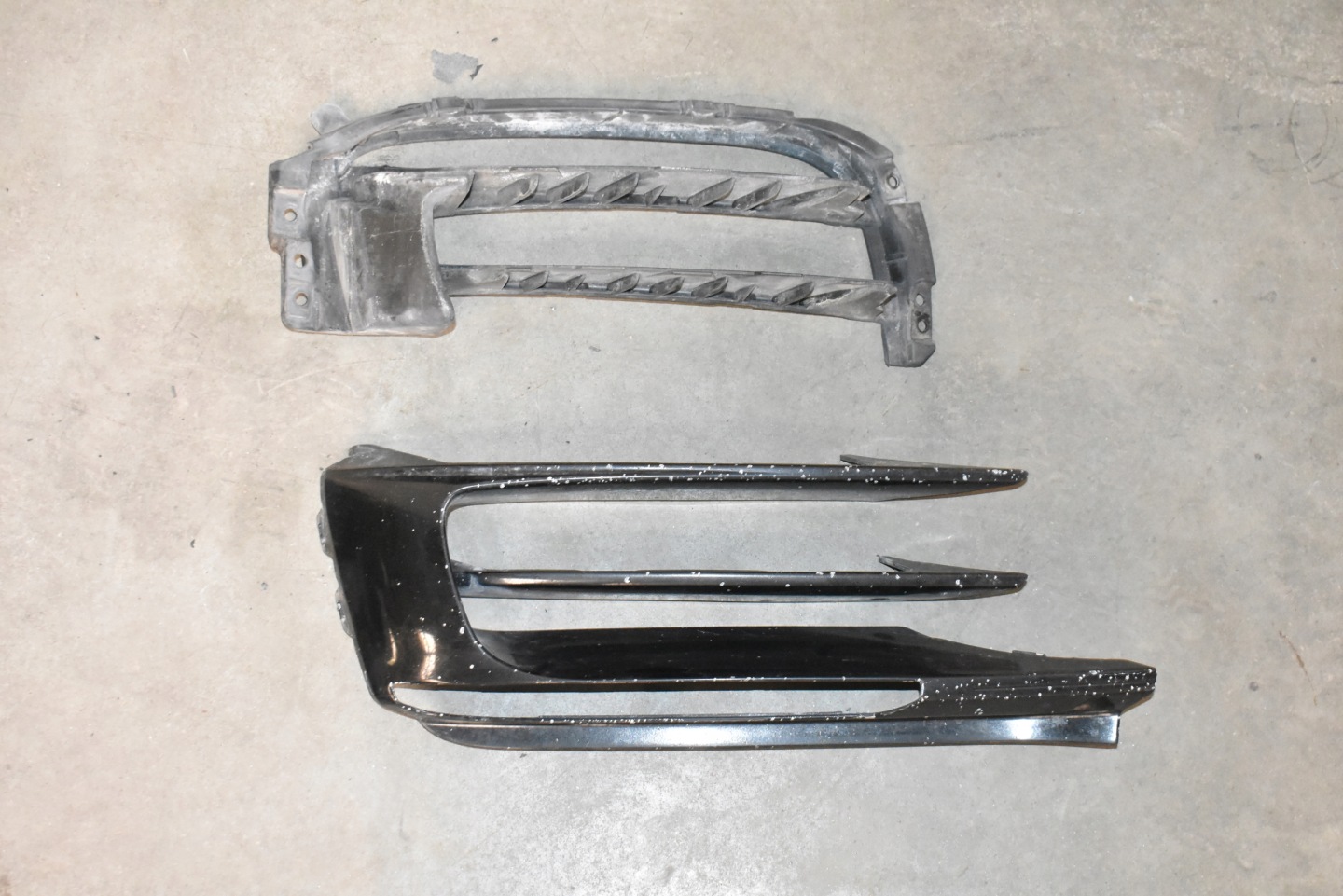 grid of a bumper front front left PORSCHE PANAMERA 971 1