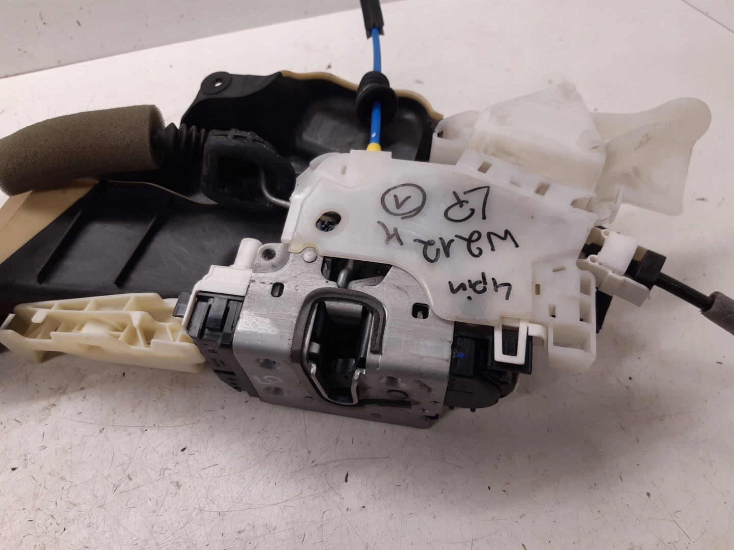 lock left front 2047201535 Mercedes W212