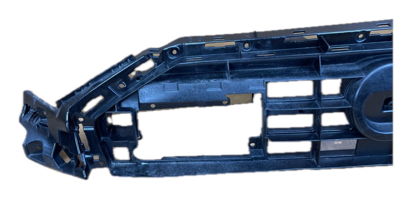 AUDI A6 C8 2018 - Support Couverture tablier moteur Traverse Grille Pare choc 4K0807233A