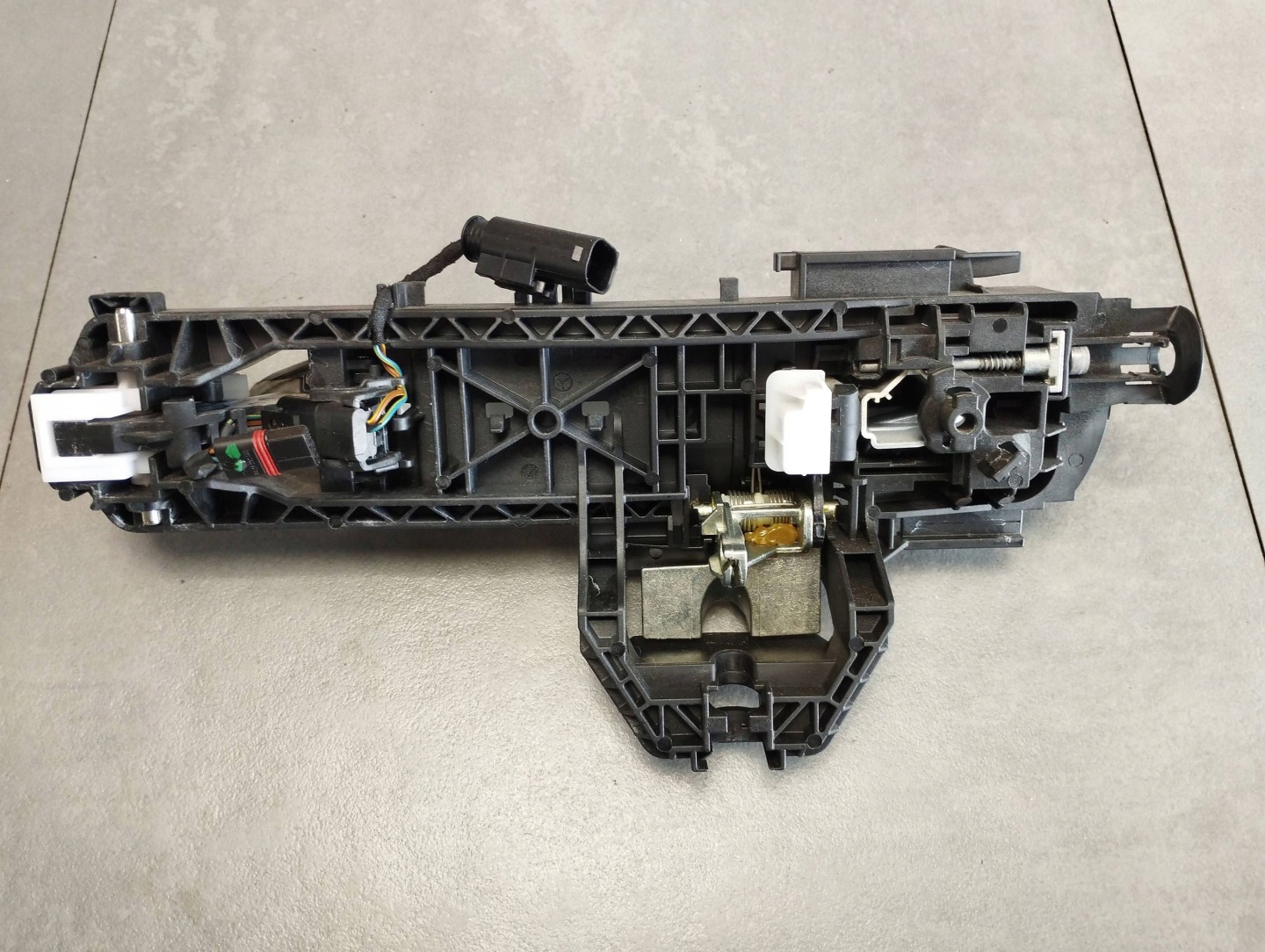 Mercedes-Benz GLE W166 handle right rear part 799 A2047602434
