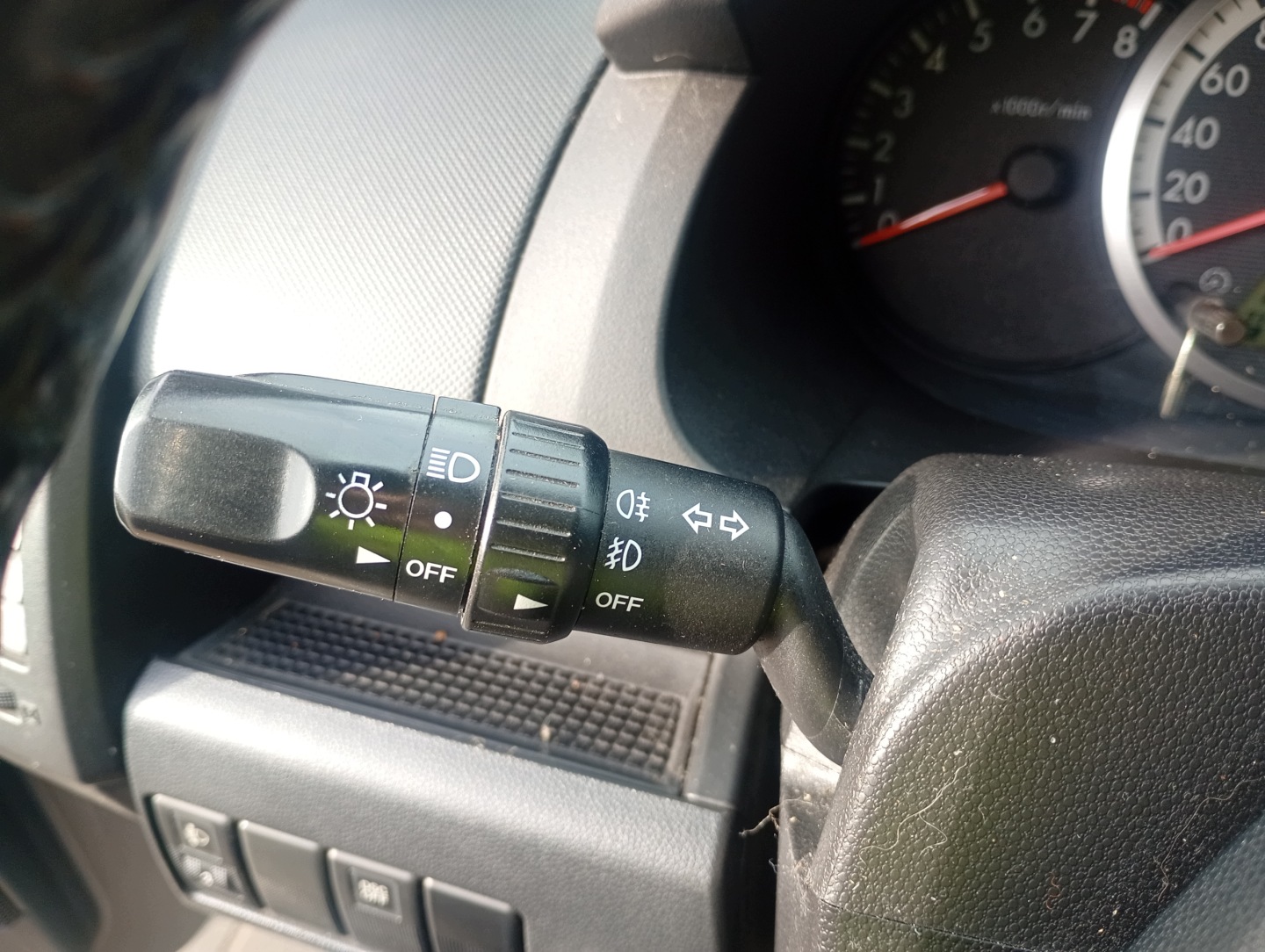 Interrupteur commande phares feux zespolony Volant Mazda 5 V 05-10