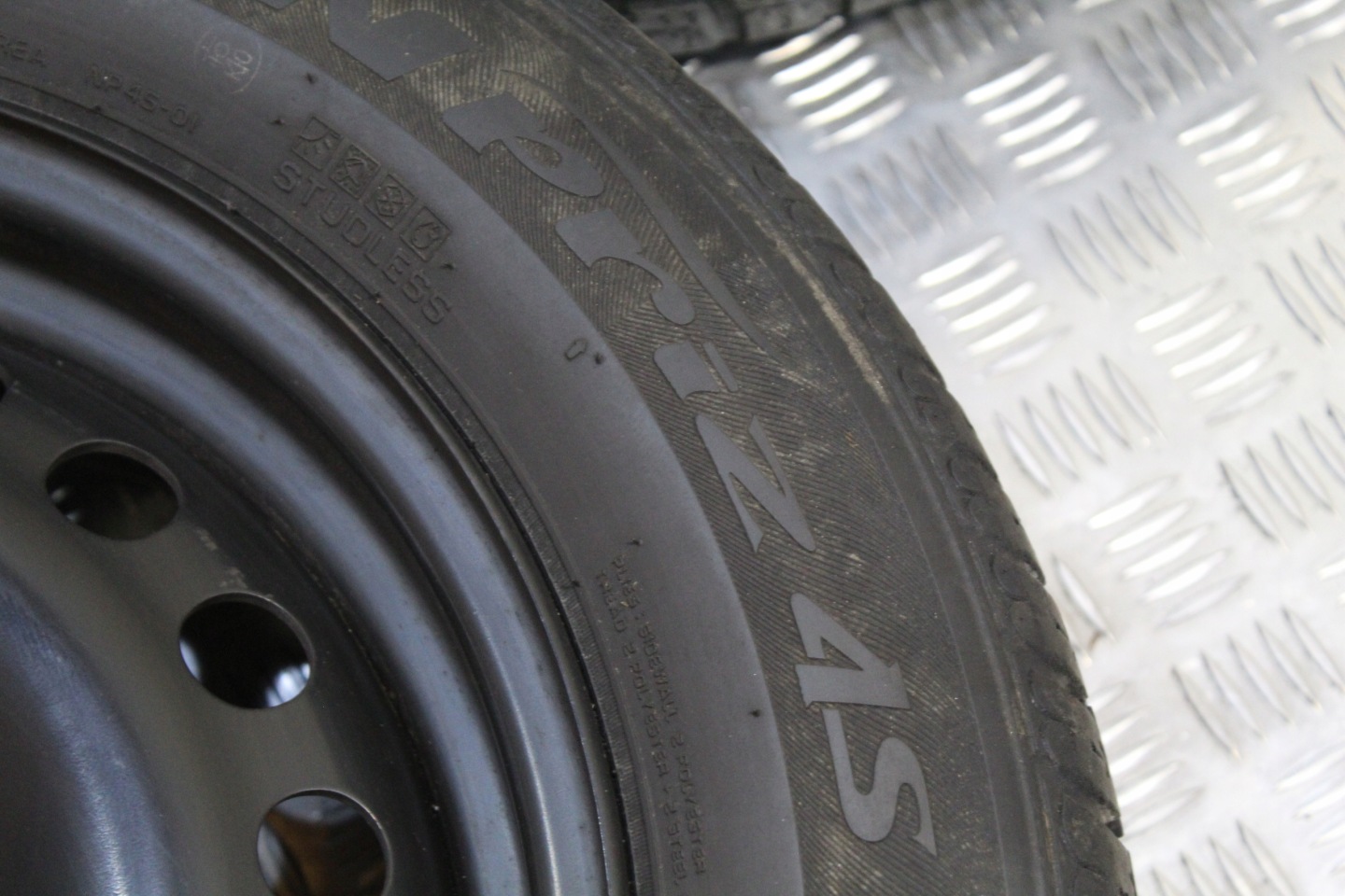 wheels discs tyres 205/60 R16 VOLVO V70 III 3