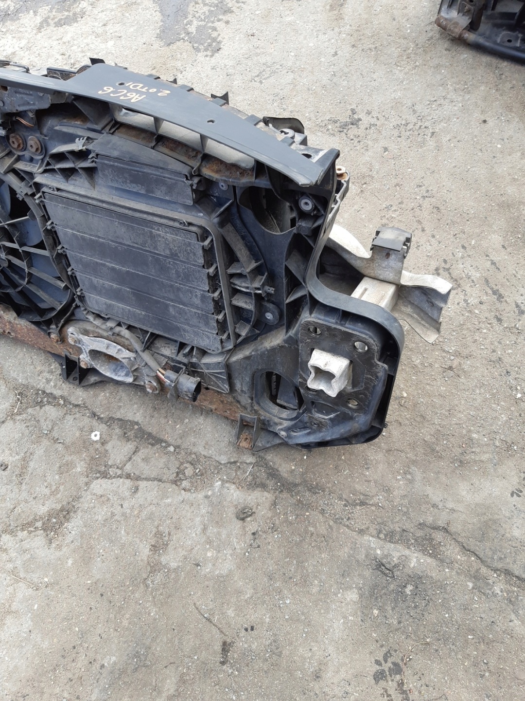 AUDI A6 C6 2.0 TDI support panel for radiators fan radiator KOMPLET