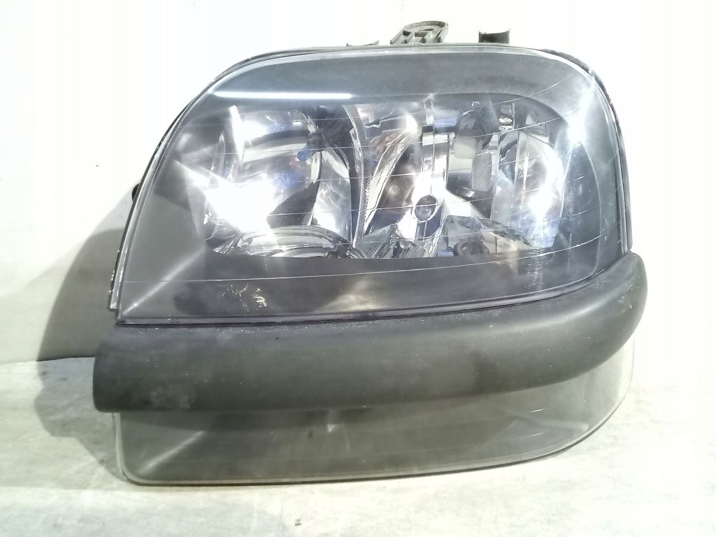 Fiat Doblo and light left front front