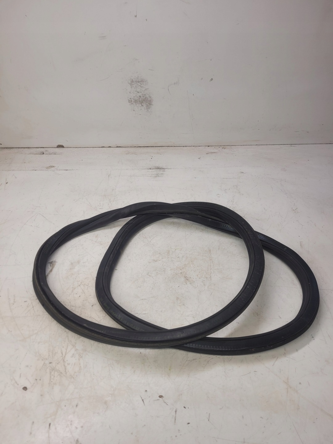 gasket bonnet boot AUDI A3 8P CABRIO 8P7827705D