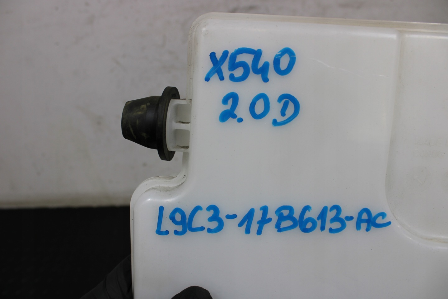 washer fluid tank JAGUAR E-PACE X540 LIFT L9C3-178613-AC