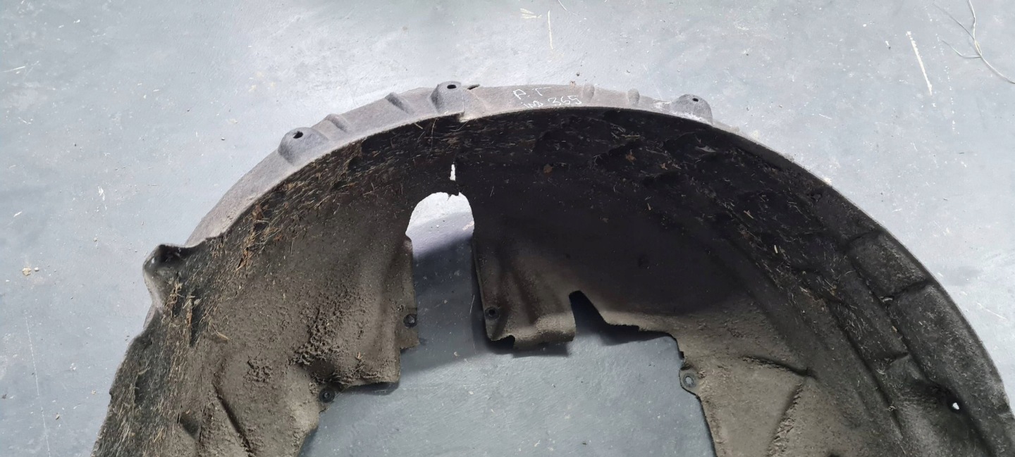 A6 C8 4K mudguard right right rear part rear. KOMBI 4K0810172E