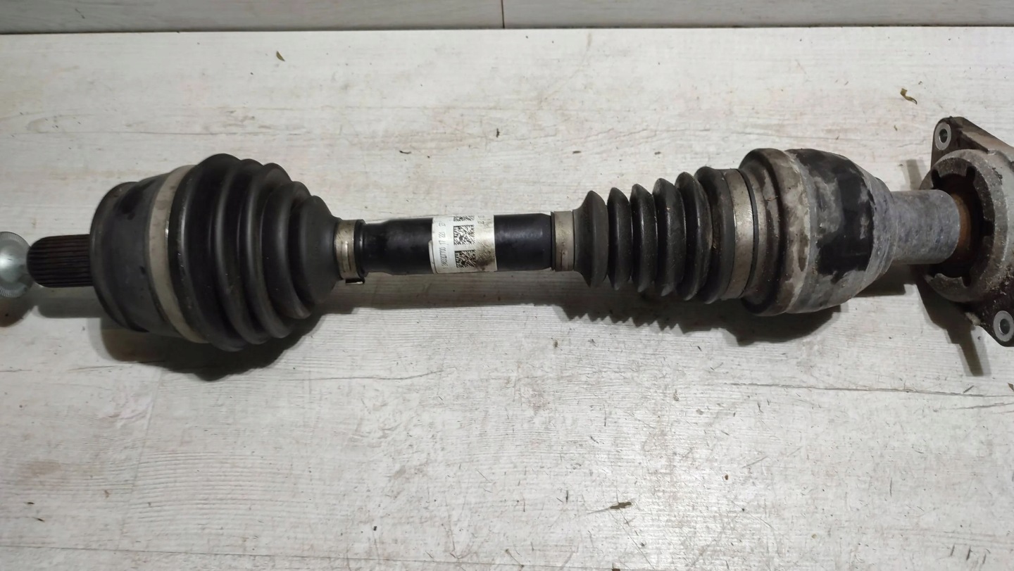Mercedes-Benz A W176 2017 front side right semi-axis