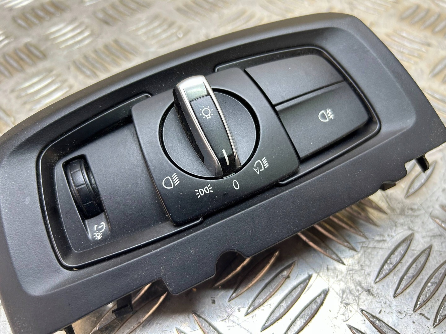 light switch BMW X5 F15 2015 9311721