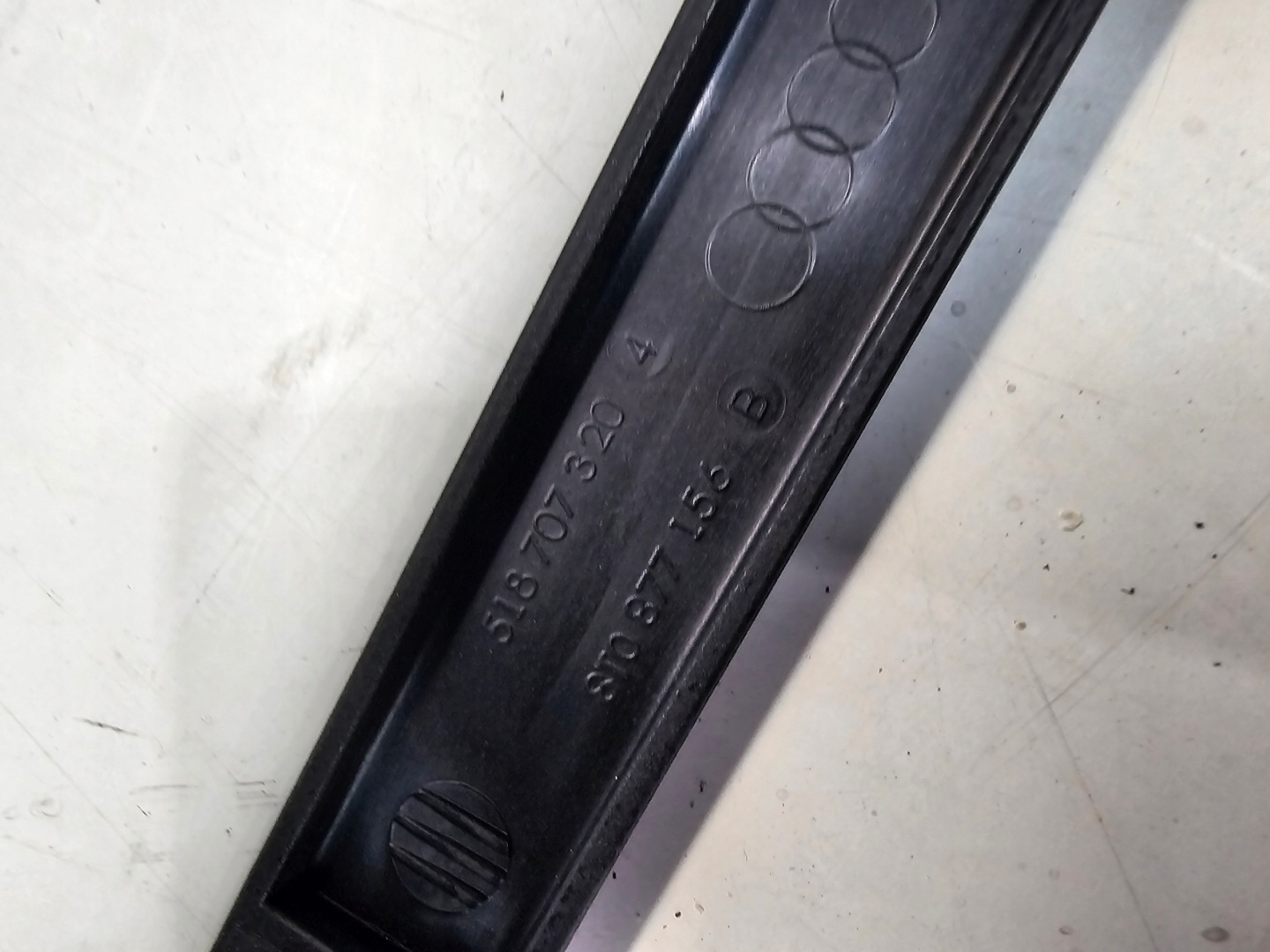 lista RAMY DACHU AUDI A5 S5 8T COUPE 8T0877156B