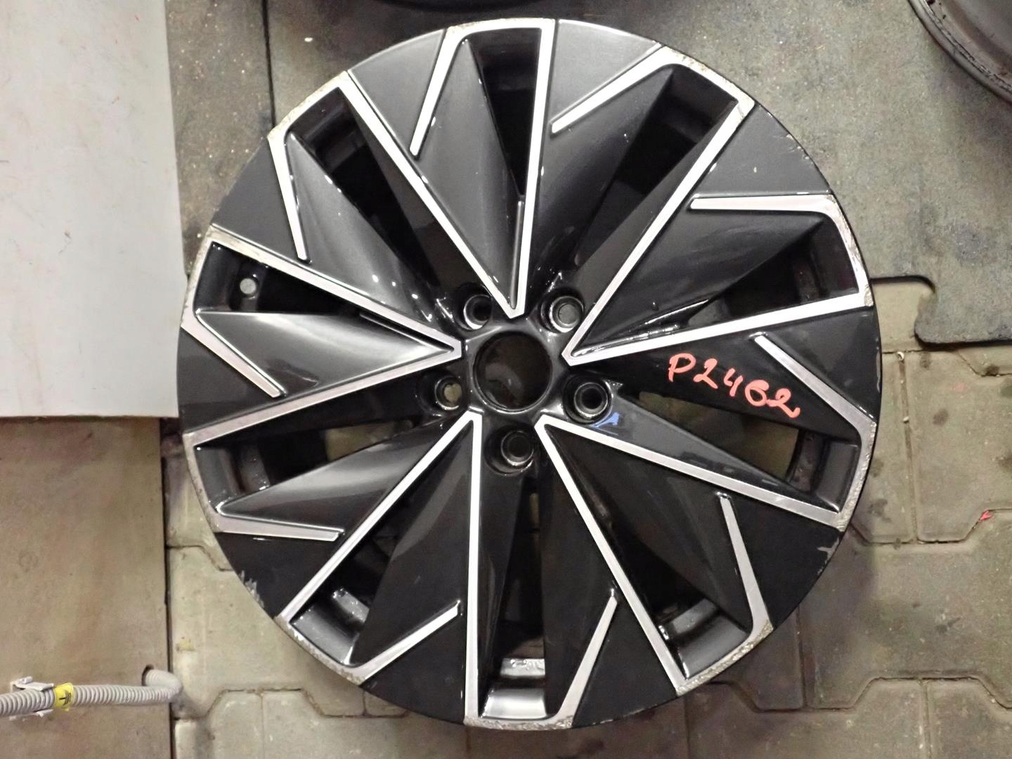 disk disk SKODA 3V0 5x112 ET44 8J 18" 3V0601025