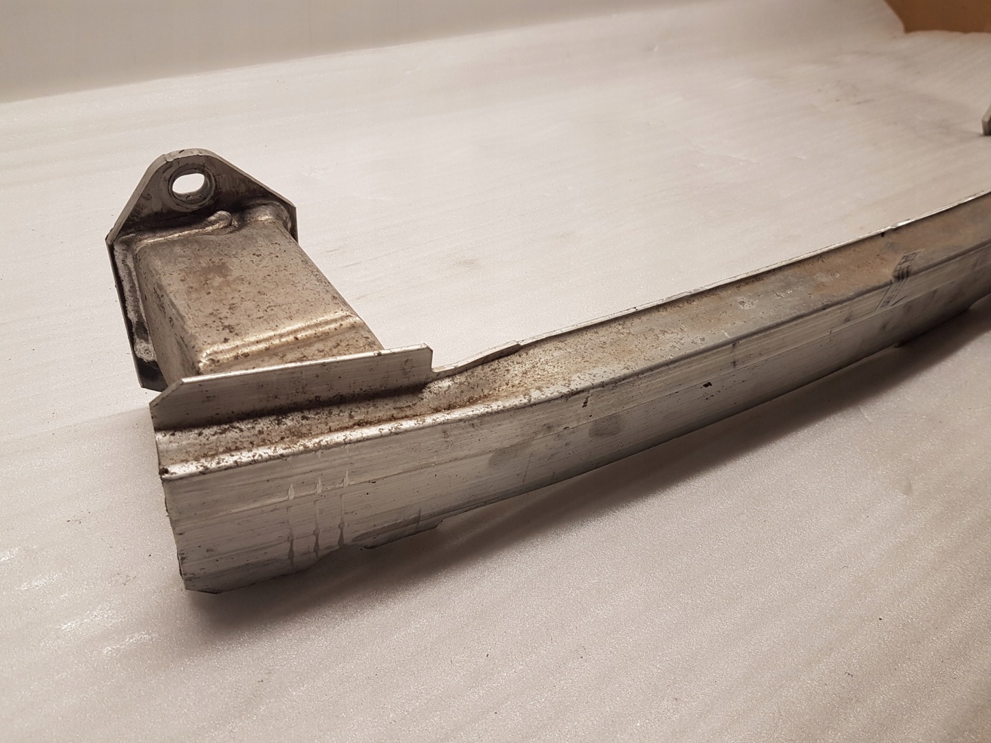 bumper support rear BMW U06 8739122