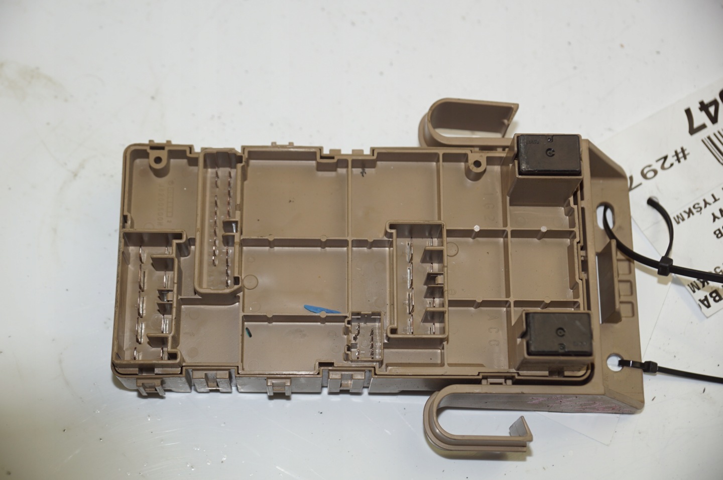 Module fusibles 82201AJ000 SUBARU LEGACY V