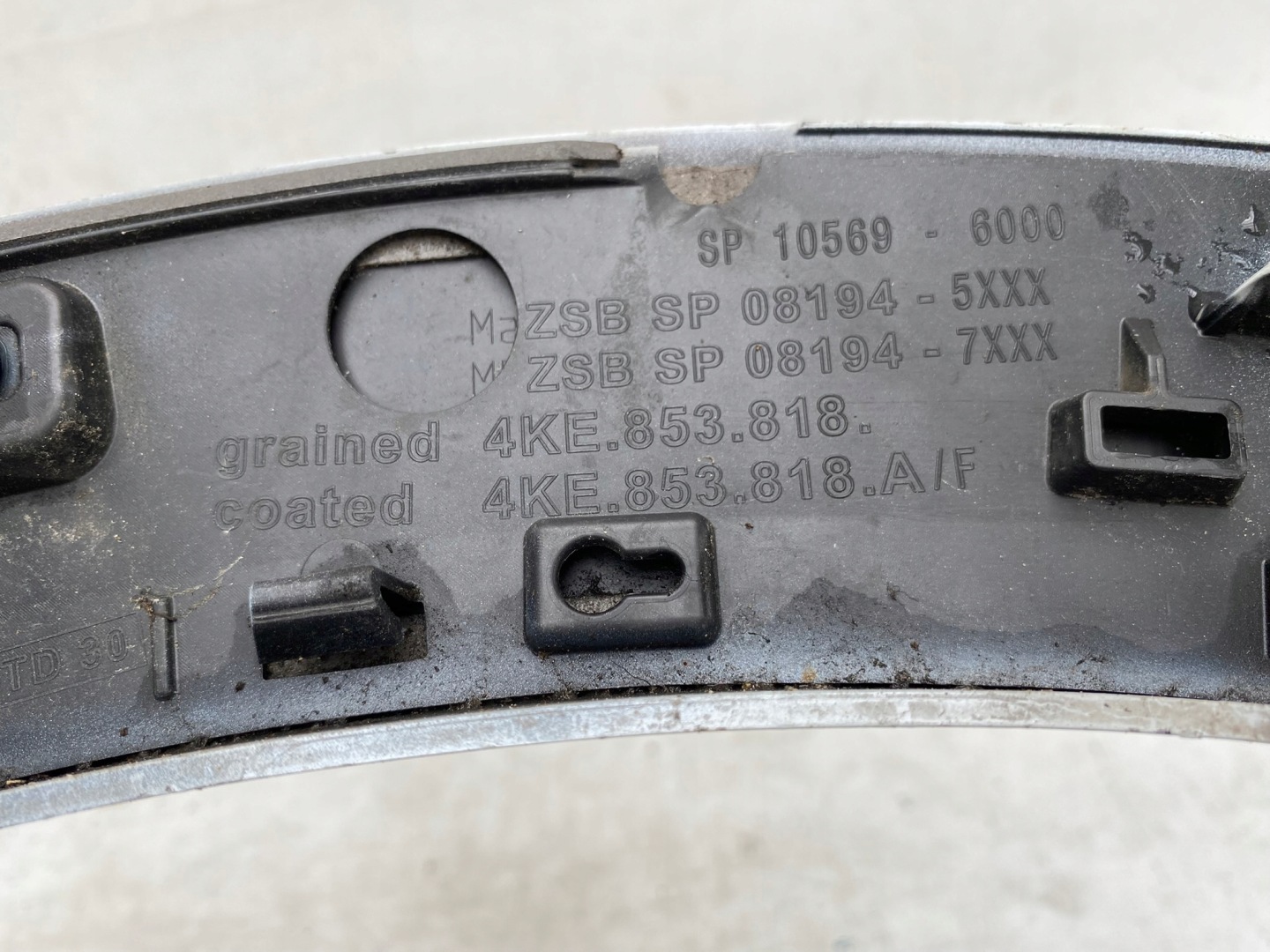 AUDI E-TRON 21- Moulage Couverture Aile Droit Arrière 4KE853818A