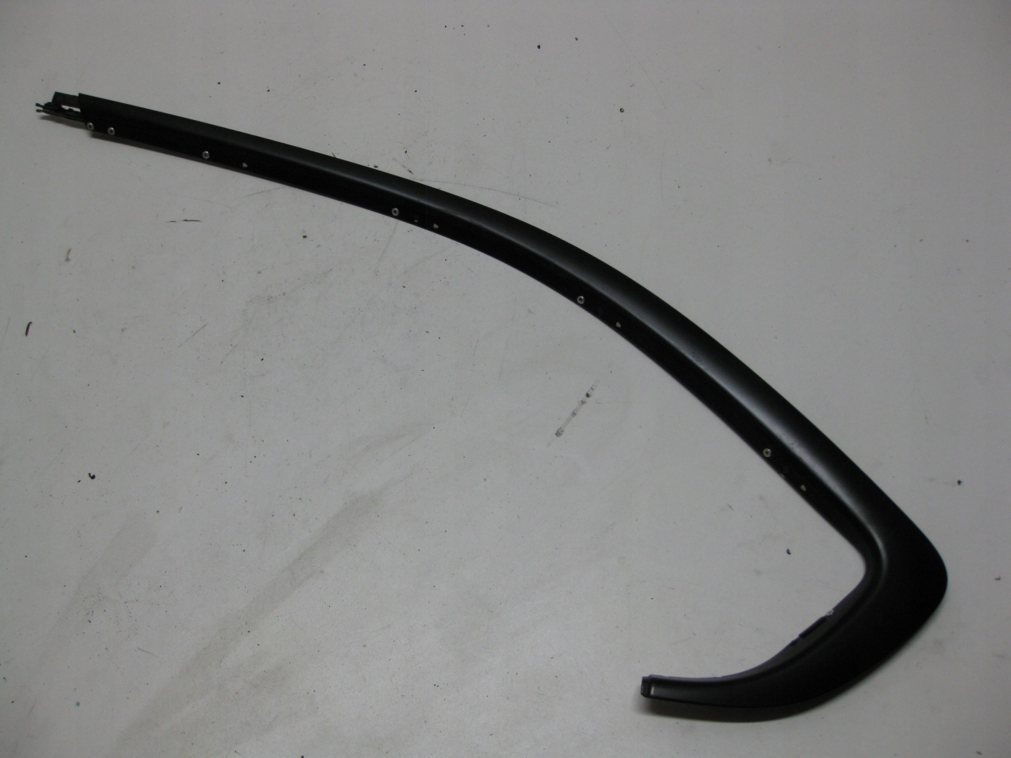 BMW F31 2.0D 14R moulding windows left rear part