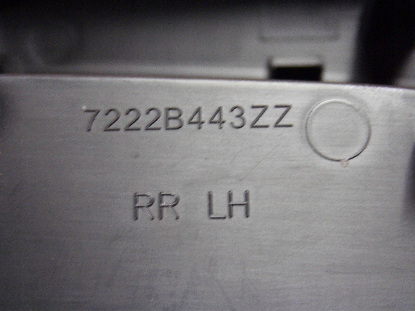Mitsubishi Eclipse Cross switch windows rear part LE.
