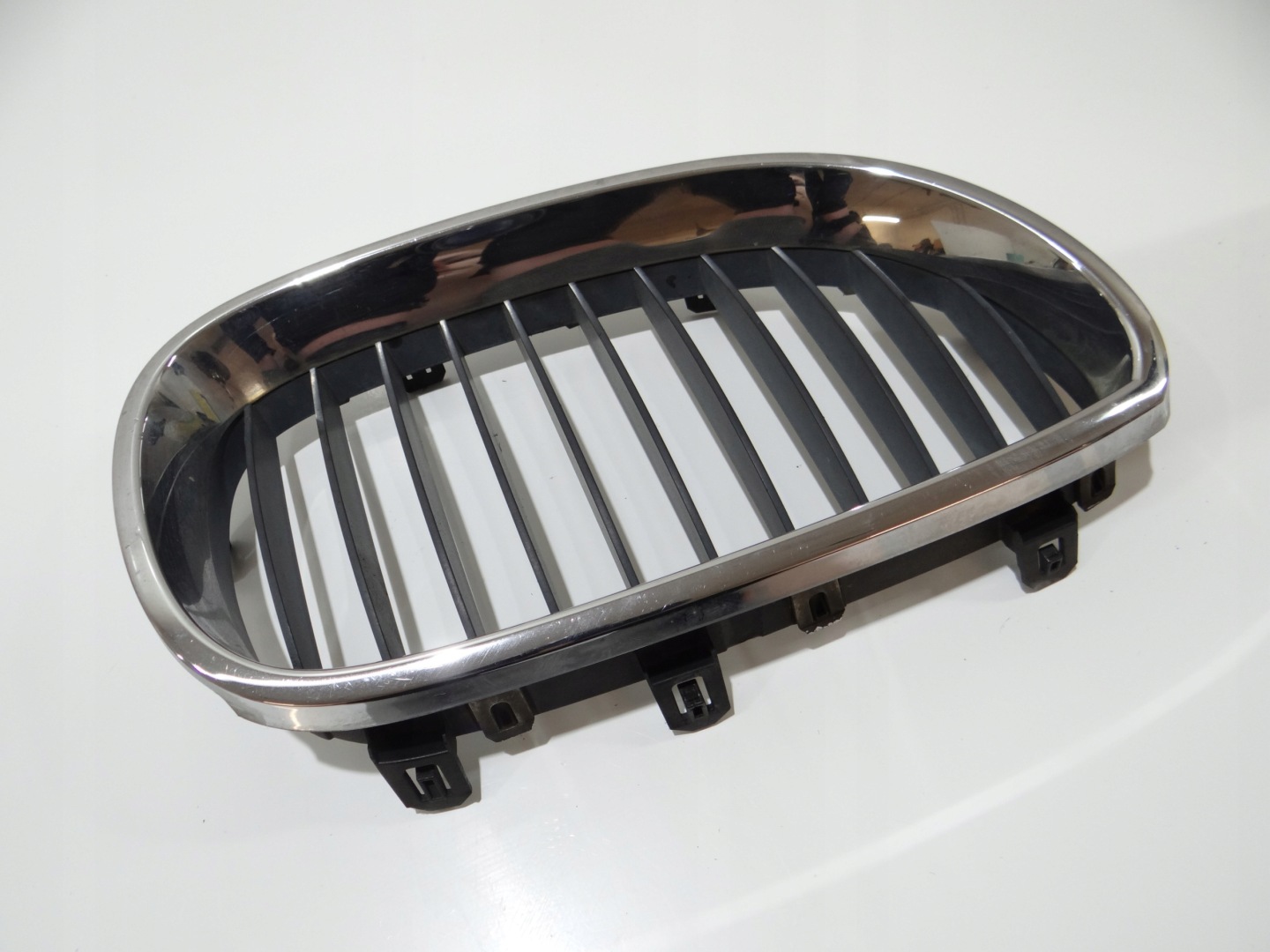 NERKI hűtőrács maszk BMW E60 E61 OE 7027062 (4647733) KOMPLET