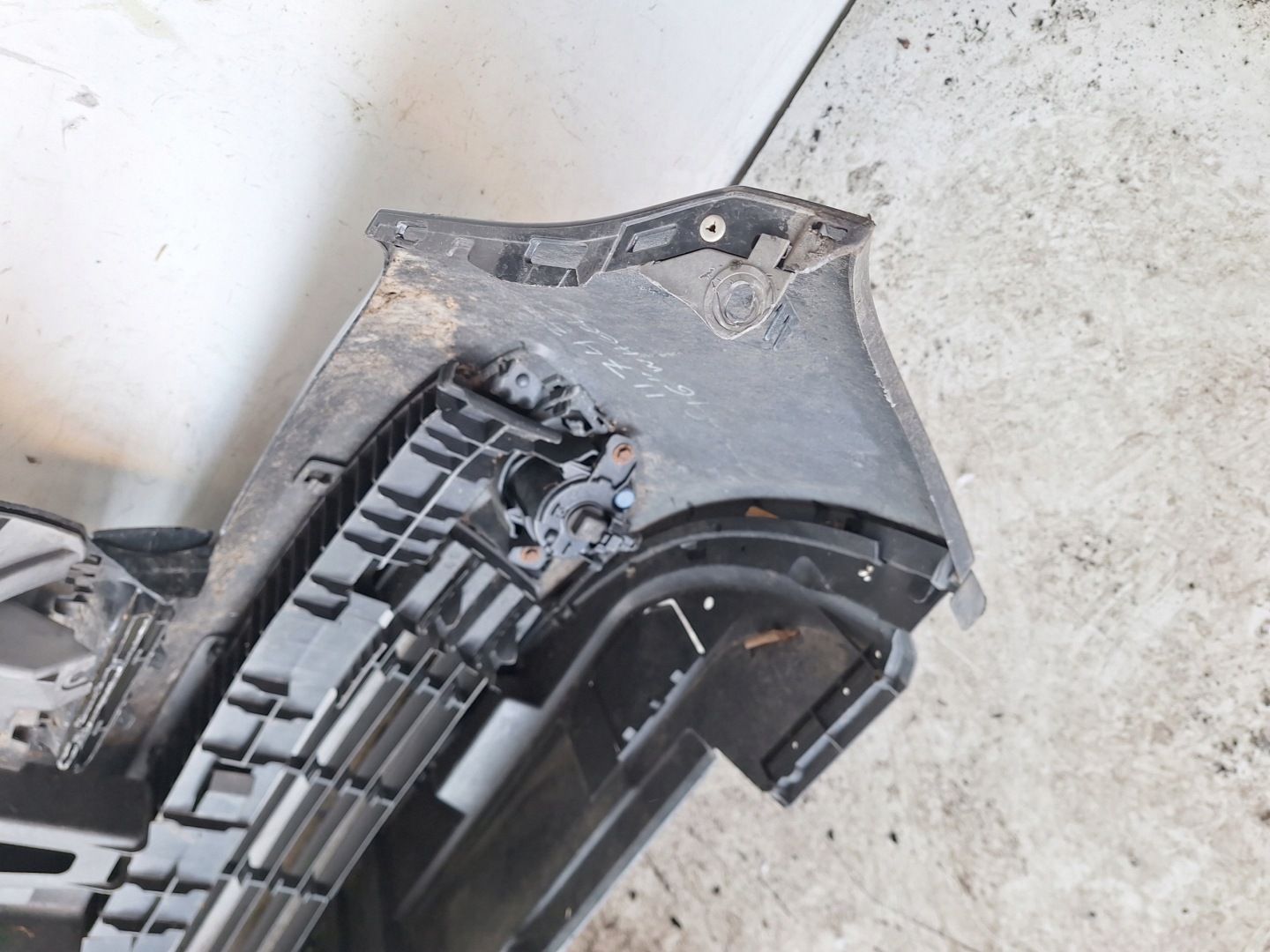 RENAULT CLIO III 05-09 bumper 195