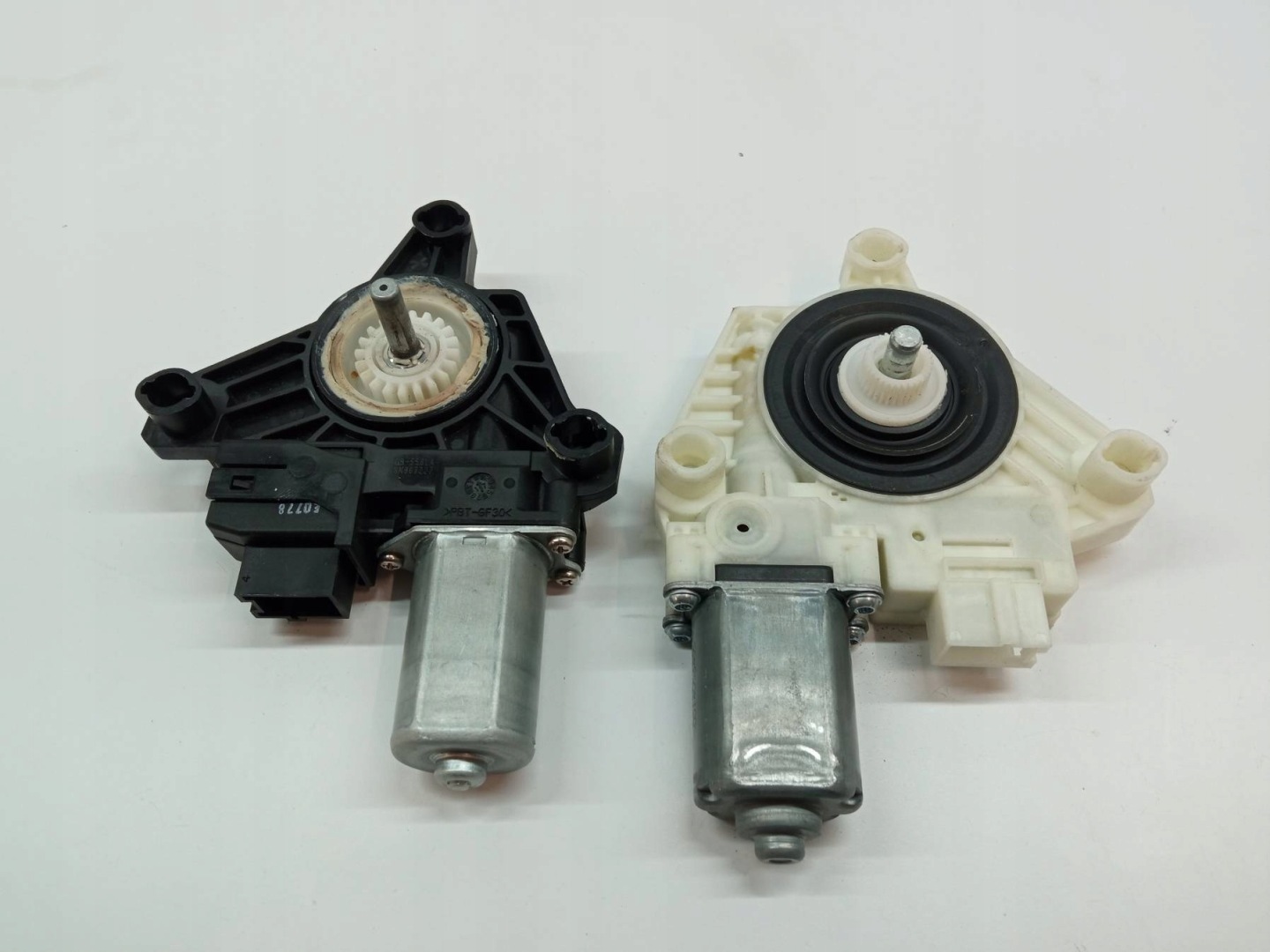 mini motor windows left front rear part running board A2139069901 Mercedes C-klasa IV W205