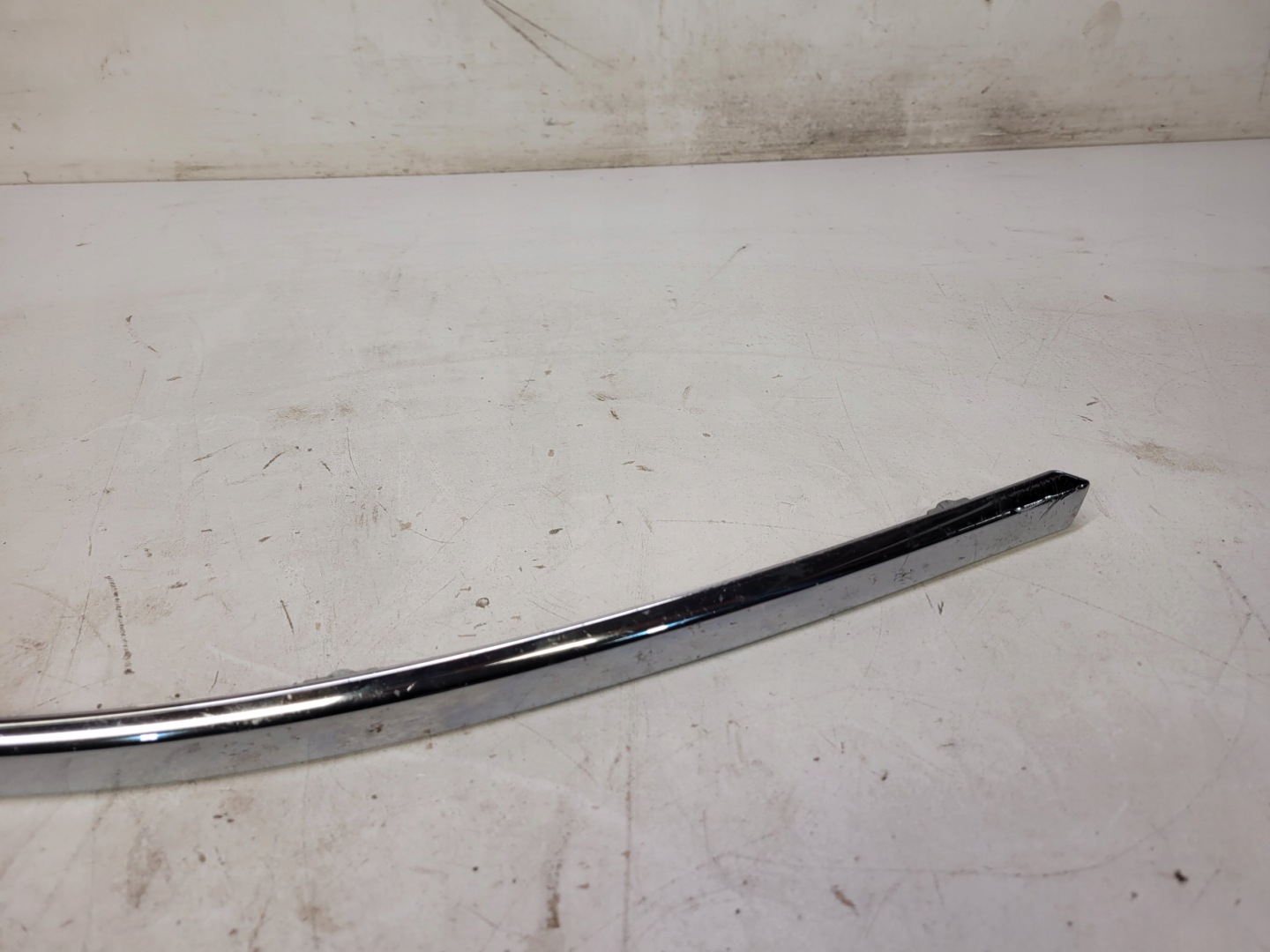 lišta nárazníku levá AUDI A6 C6 LIFT 4F0853065
