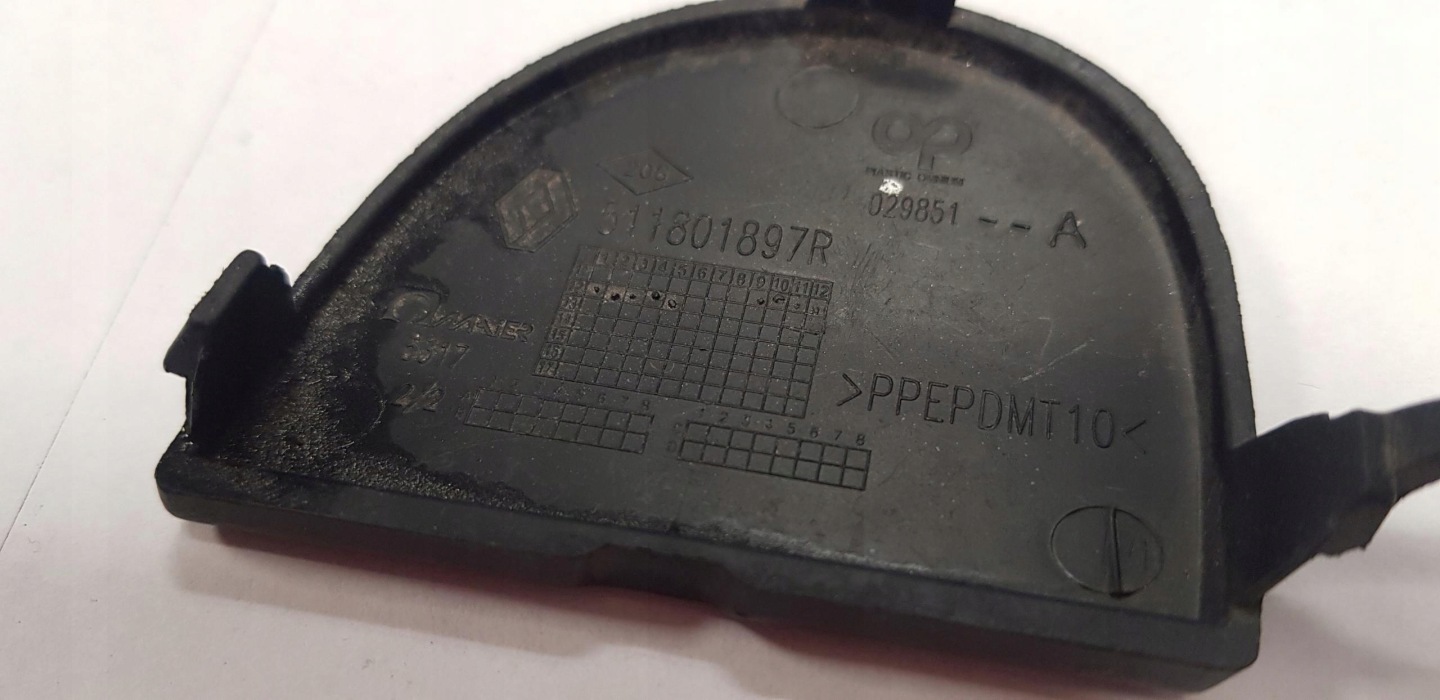 RENAULT MEGANE III LIFT 11- towing hook cap front