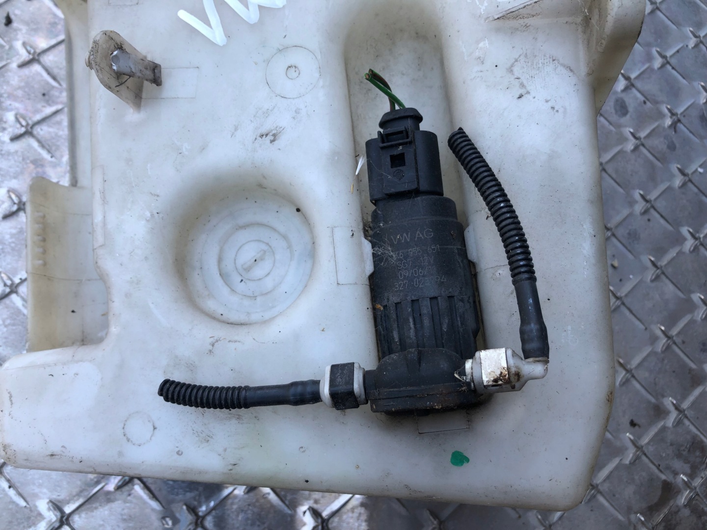 washer fluid tank VW SKODA AUDI 1K0955453Q