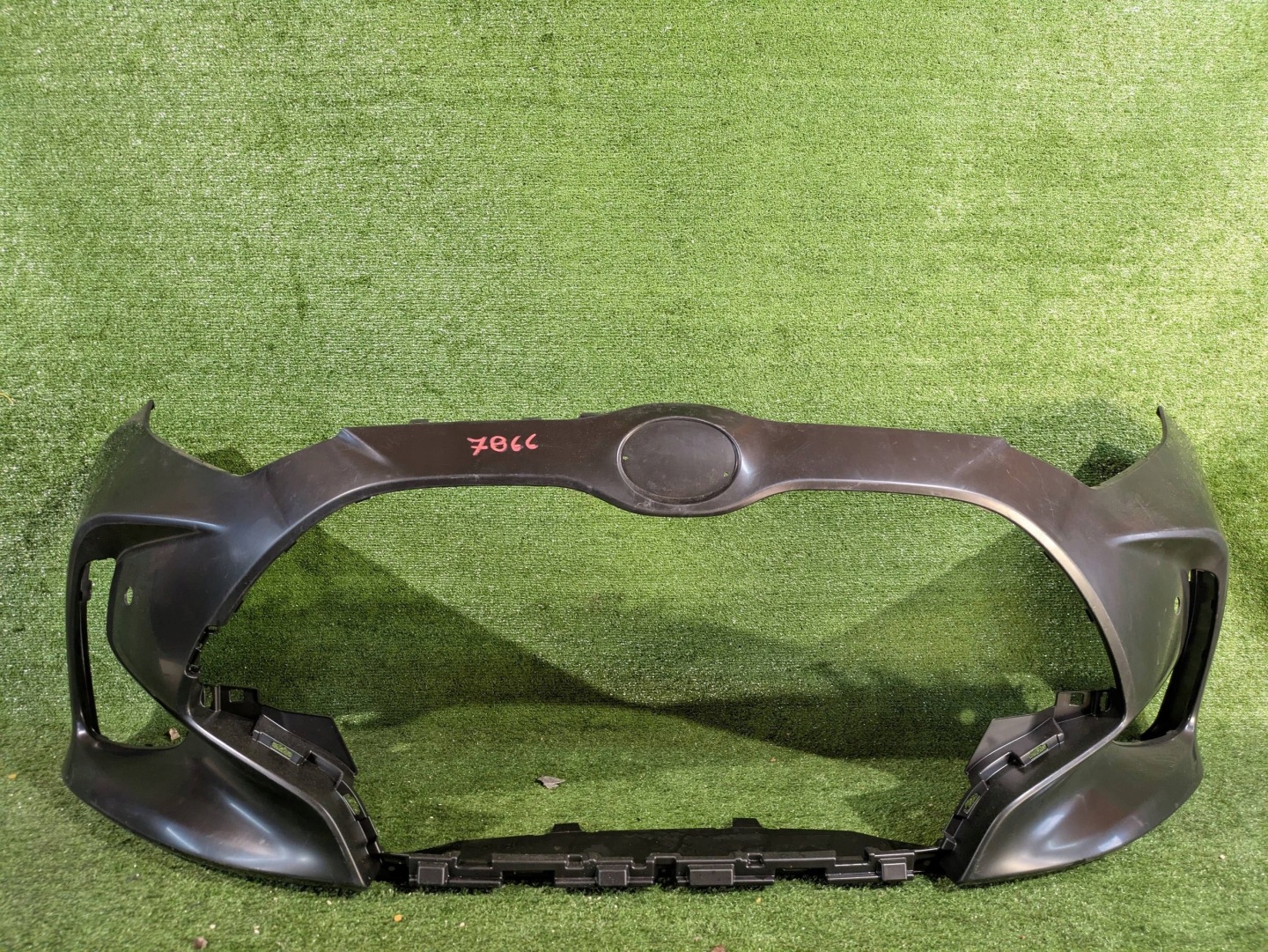 front bumper front TOYOTA YARIS IV 20- NR.Z7866