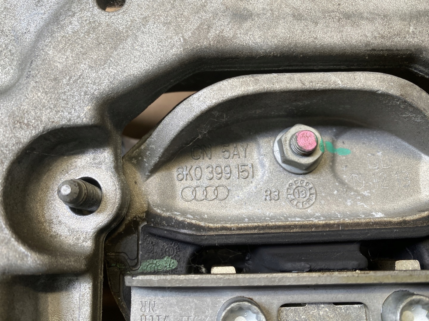 AUDI A4 A5 A6 A7 holder gearbox mounting 8K039963BH