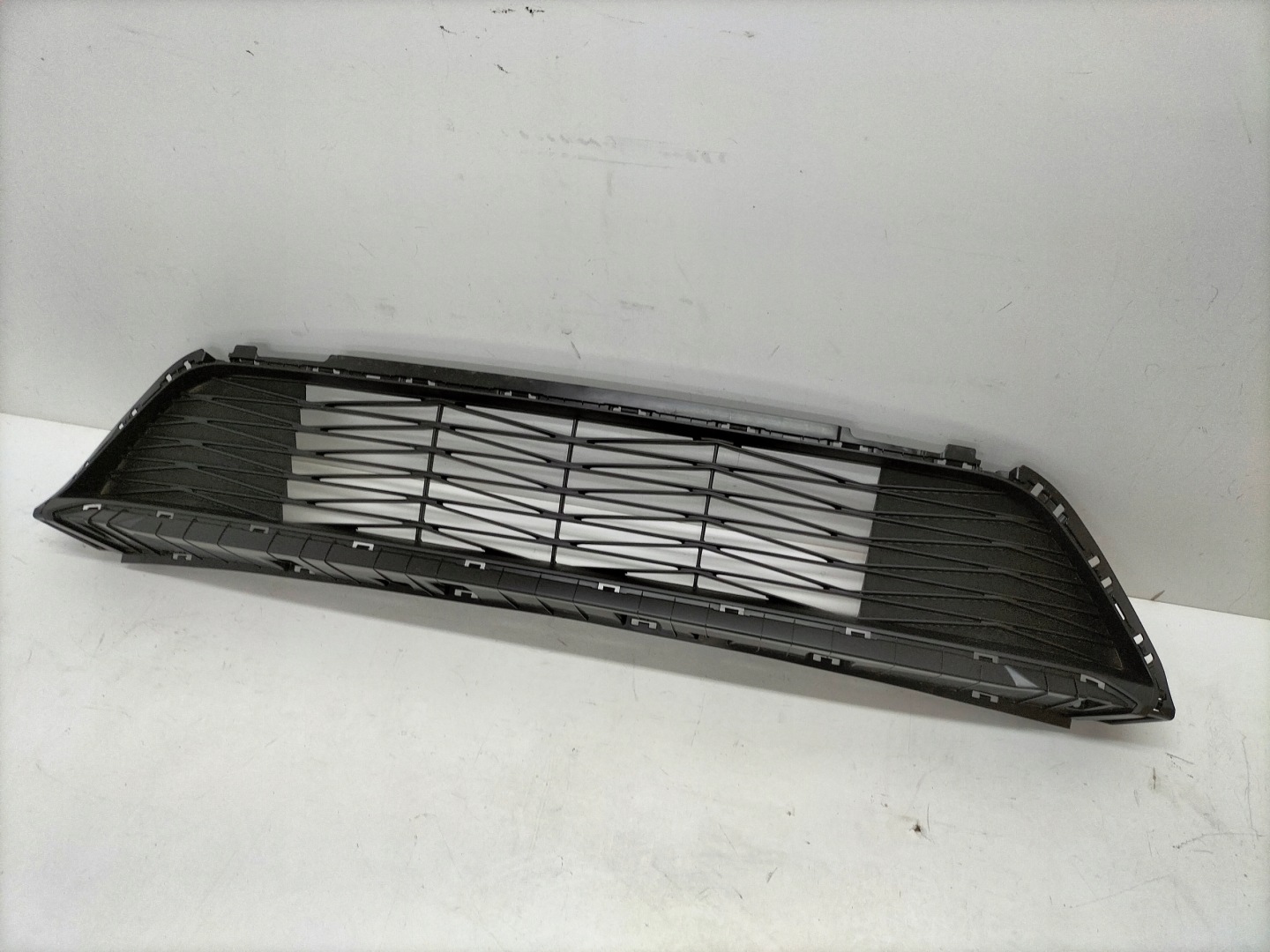 grille grid of a bumper front central KIA CEED III LIFT 21