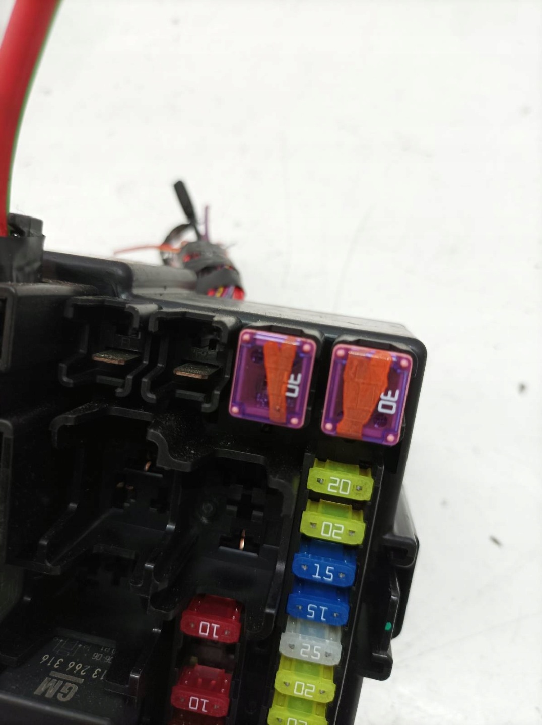 Module fusibles 2B0Z4010F 1.4 B Opel Corsa V (2014- ) E