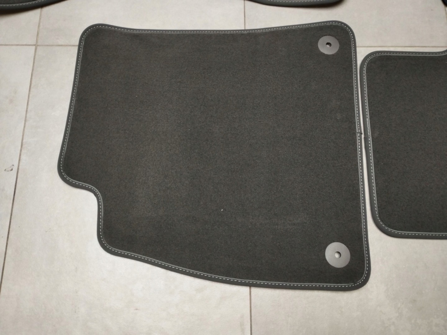 Audi A5 tappetini SAMOCHODOWE Originale 8B1863011A