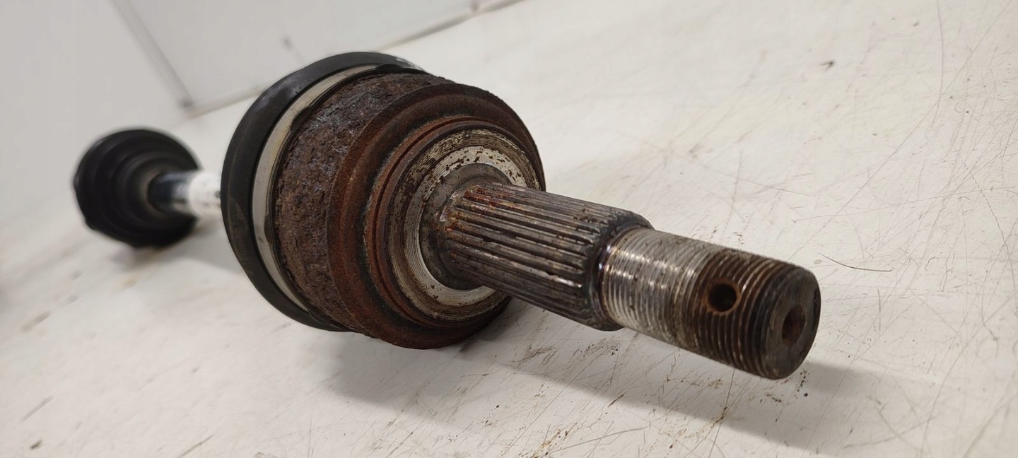 semi-axis left short. Renault Kadjar 1,3 TCE