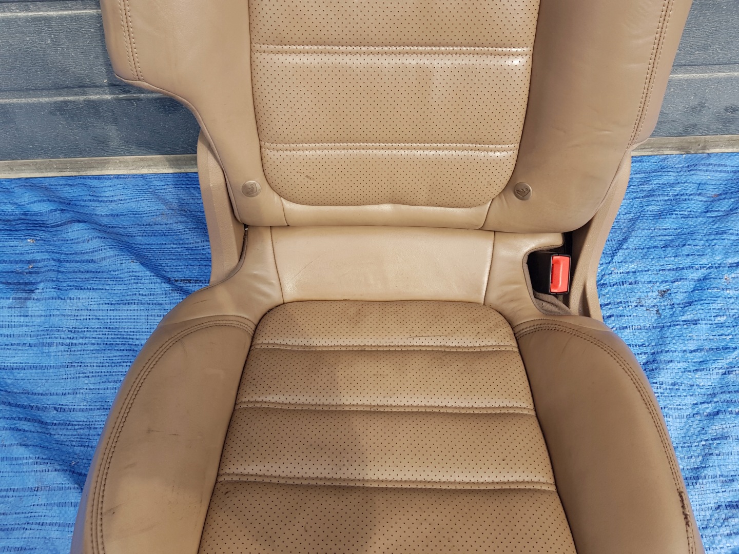 PORSCHE CAYENNE II 7P Sitz rechts heck hinten