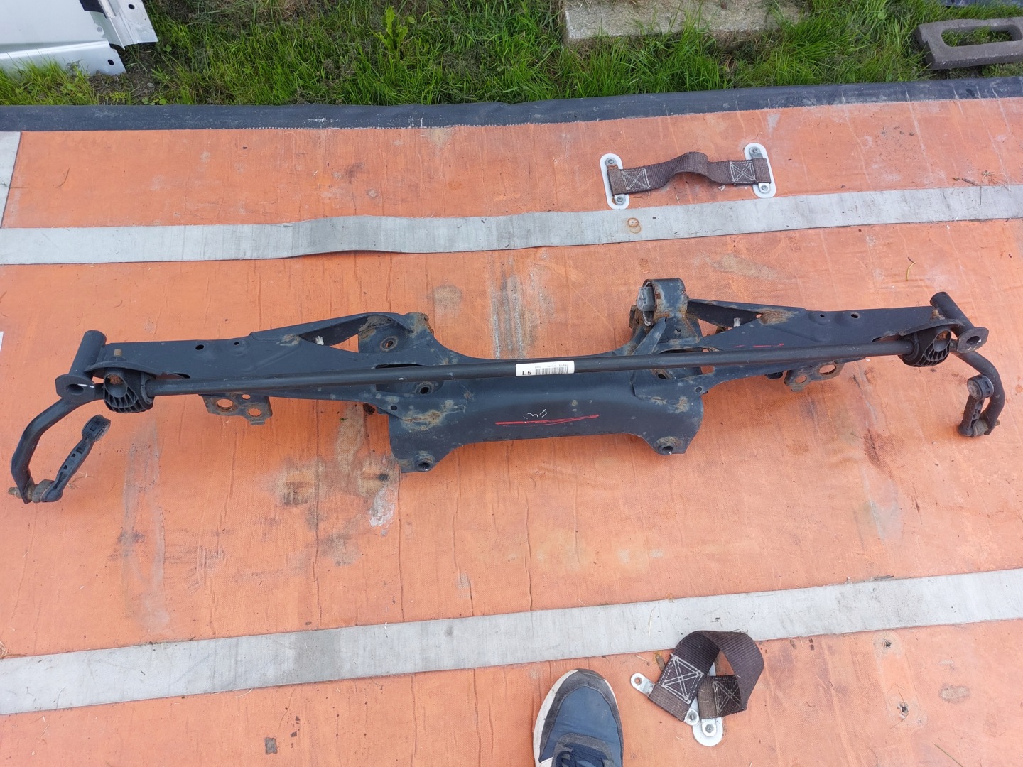 BMW F48 X1 Achsträger heck 6862558