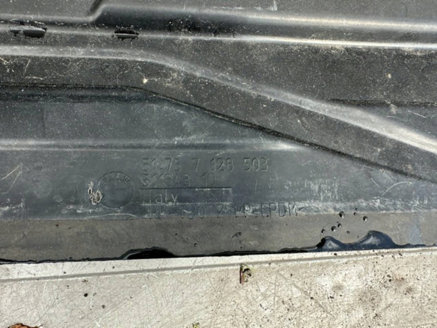 BMW E92 E93 cover lower radiator 7128503