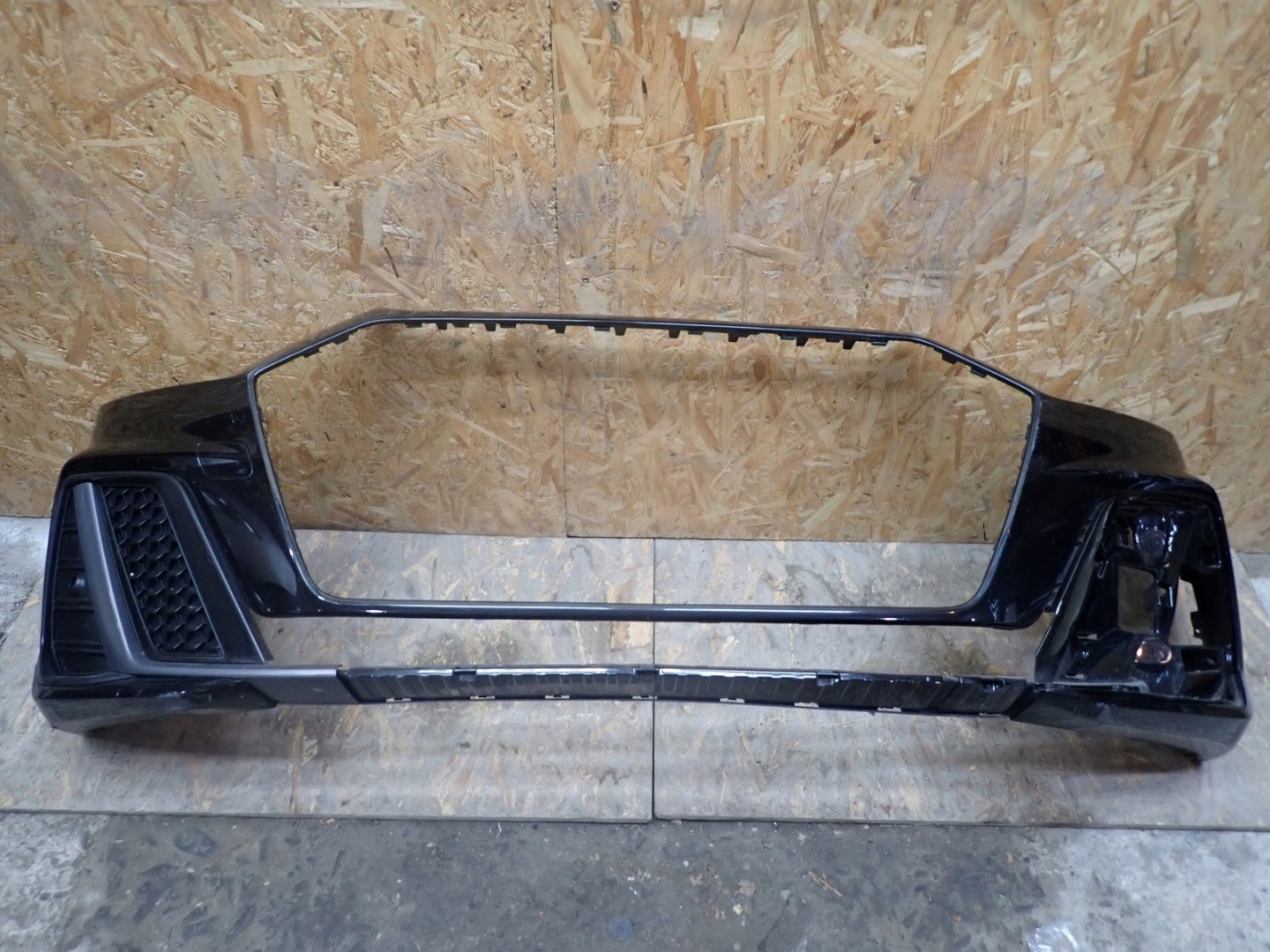 bumper front front AUDI A1 2 II 82A S LINE 18