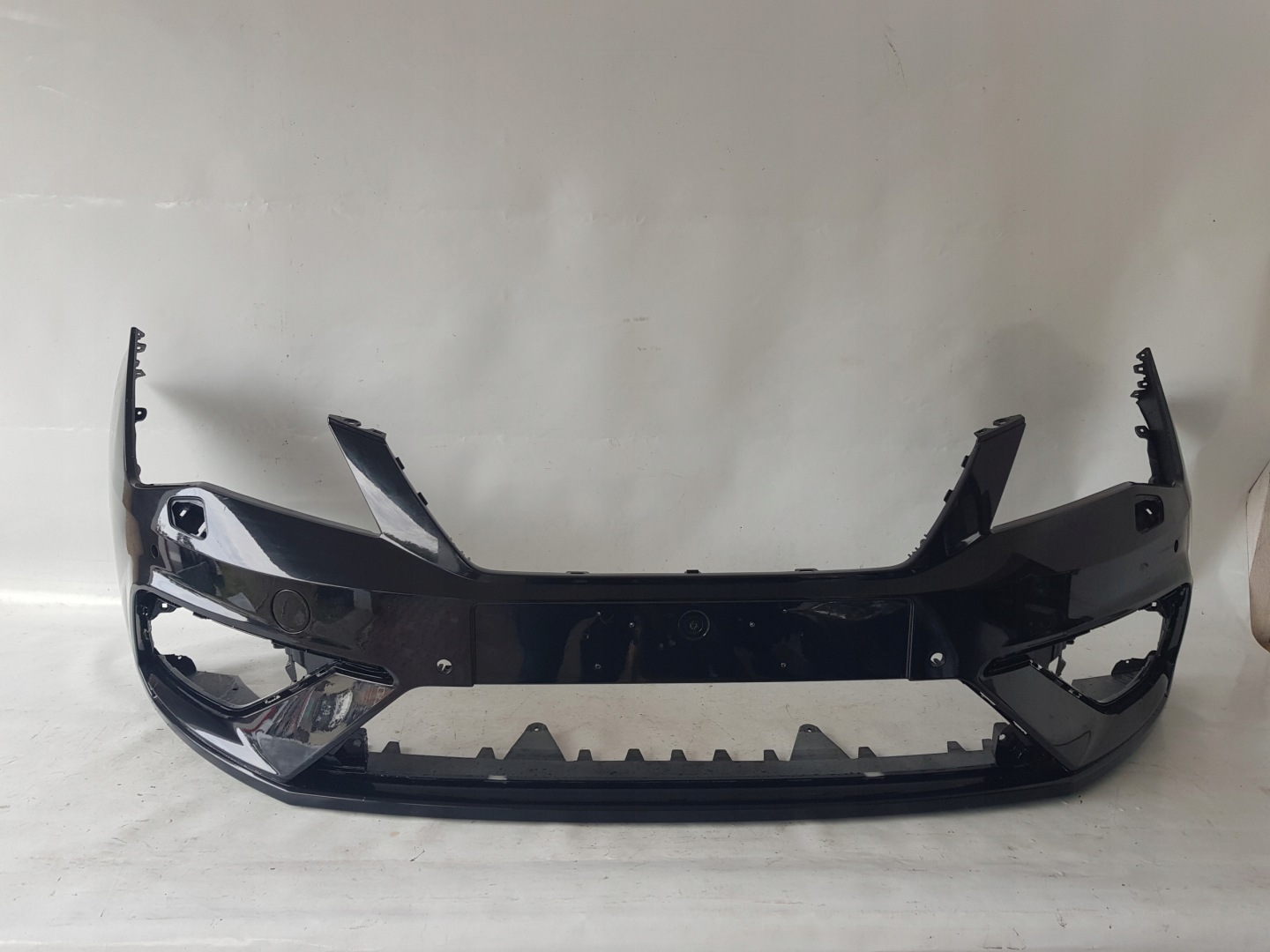 bumper front SEAT LEON III LIFT FR PDC washers