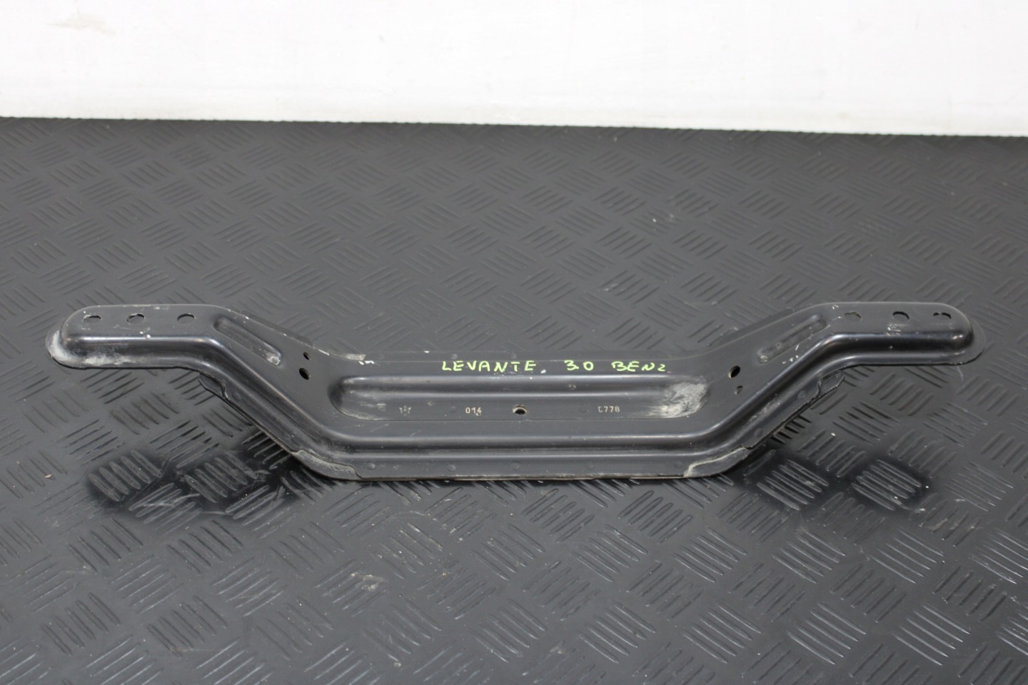 supporto staffa Supporto MASERATI LEVANTE M161
